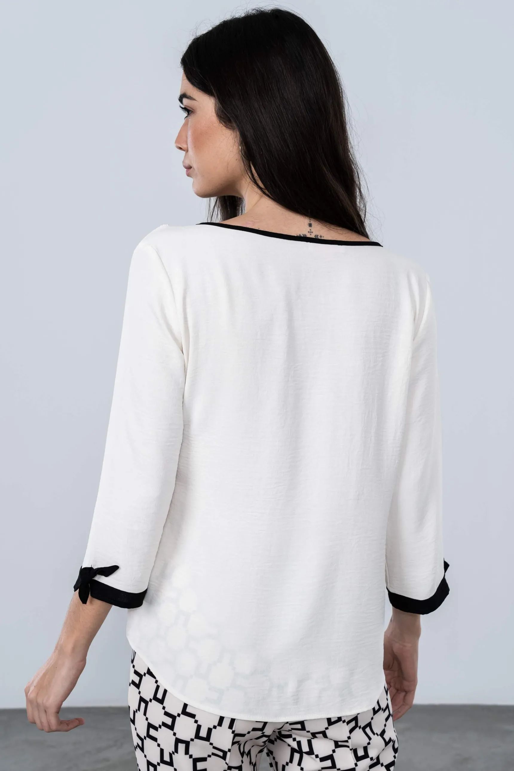 blusa_cenefa_contraste_cr_7.webp Precchio Blusas Y Camisas<BLUSA CENEFA CONTRASTE CRUDO