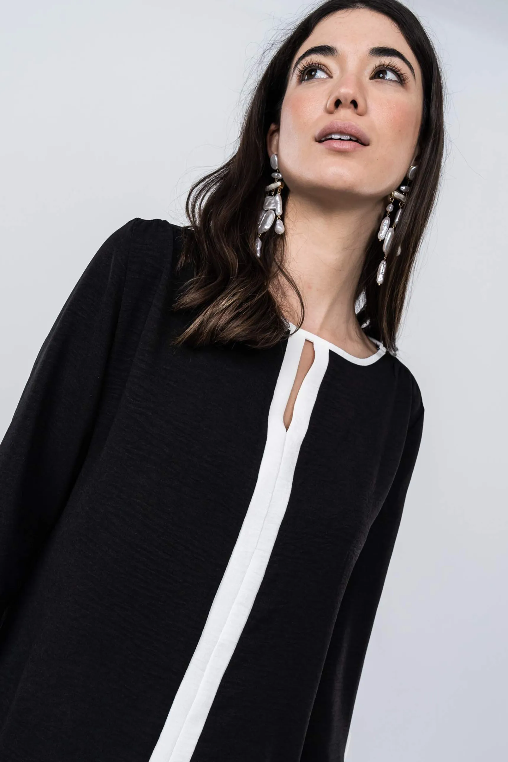 blusa_cenefa_contraste_ne_6.webp Precchio Blusas Y Camisas<BLUSA CENEFA CONTRASTE NEGRO