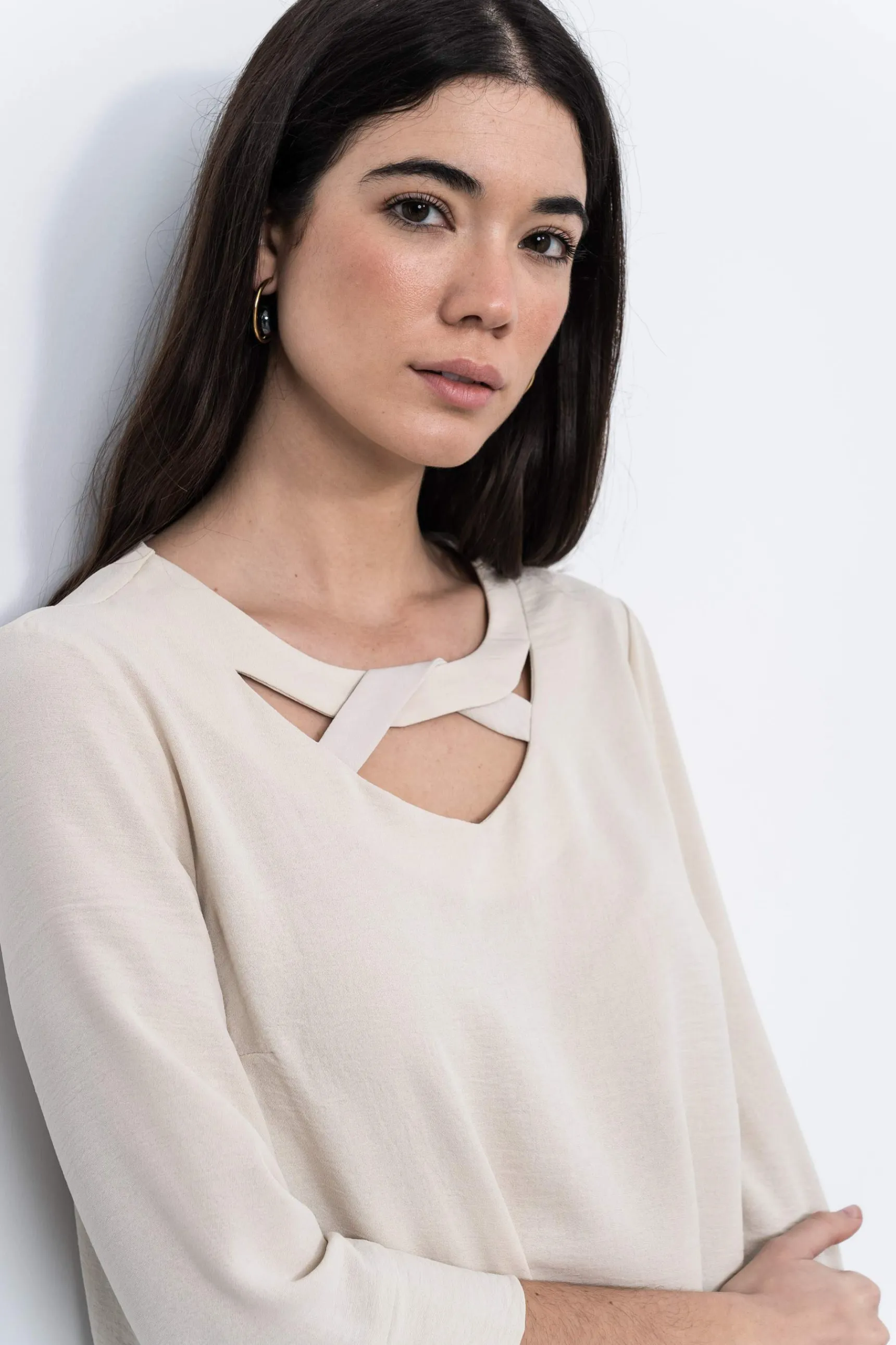 Precchio Blusas Y Camisas<BLUSA CRUCETA CUELLO BEIGE