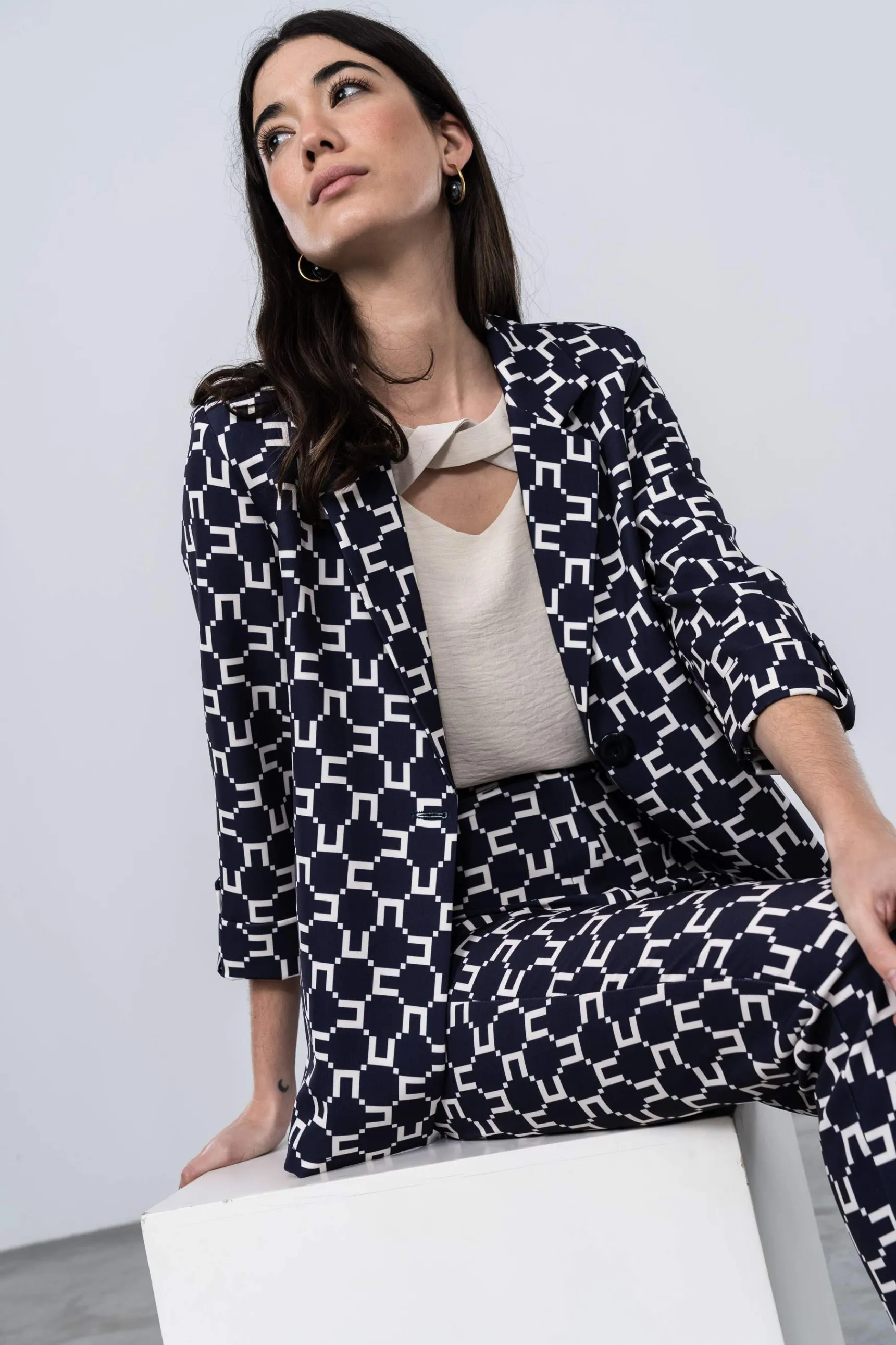 blusa_cruceta_cuello_beig_5.webp Precchio Blusas Y Camisas<BLUSA CRUCETA CUELLO BEIGE