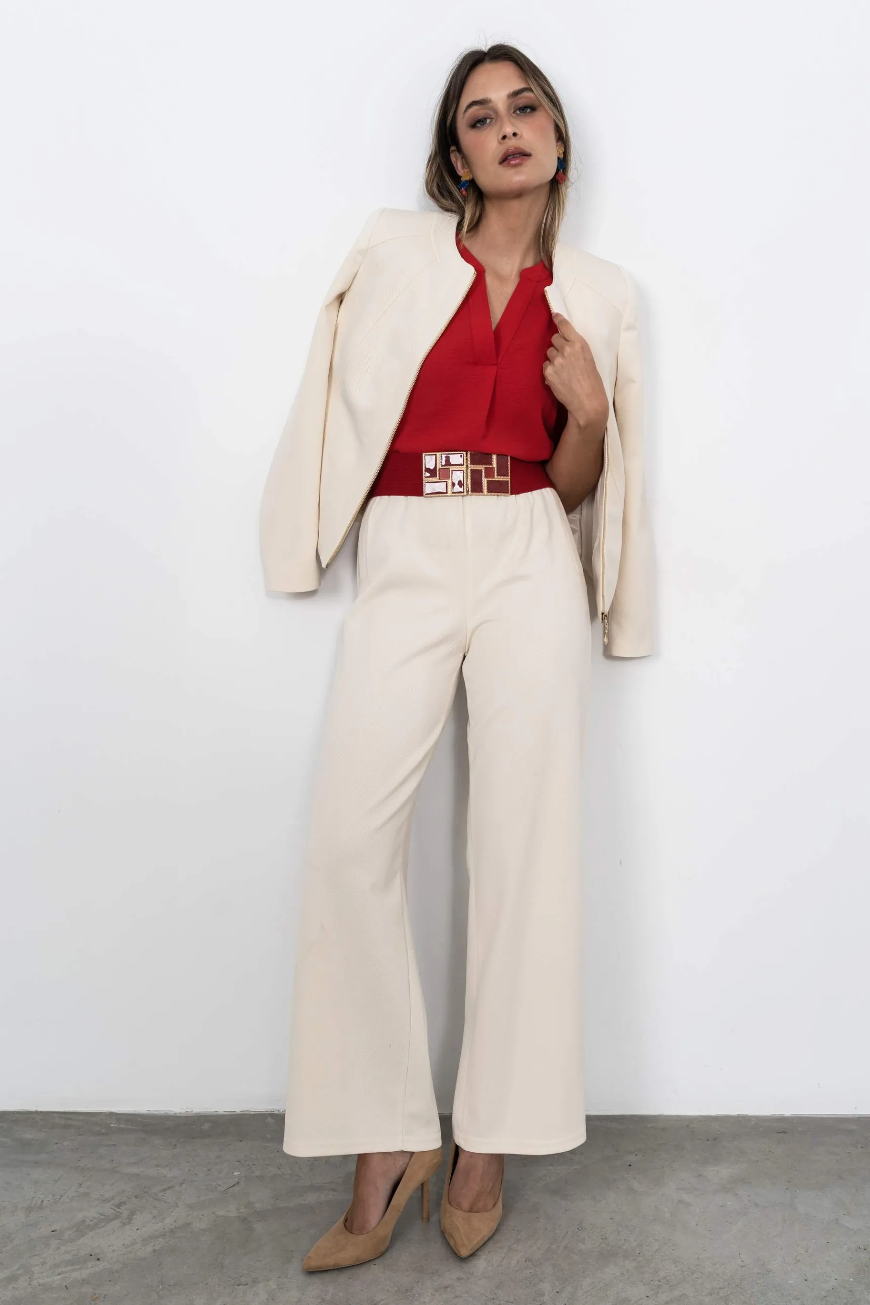 blusa_cuello_uve_rojo_4.webp Precchio Blusas Y Camisas<BLUSA CUELLO UVE ROJO