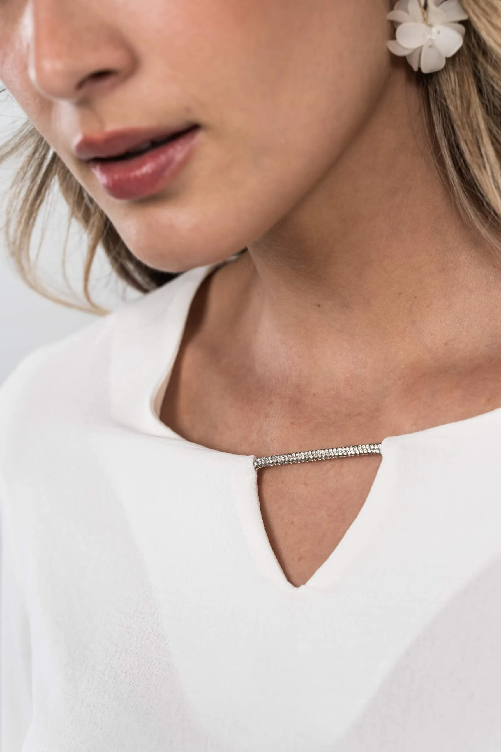 blusa_detalle_brillo_crud_2.webp Precchio Blusas Y Camisas<BLUSA DETALLE BRILLO CRUDO