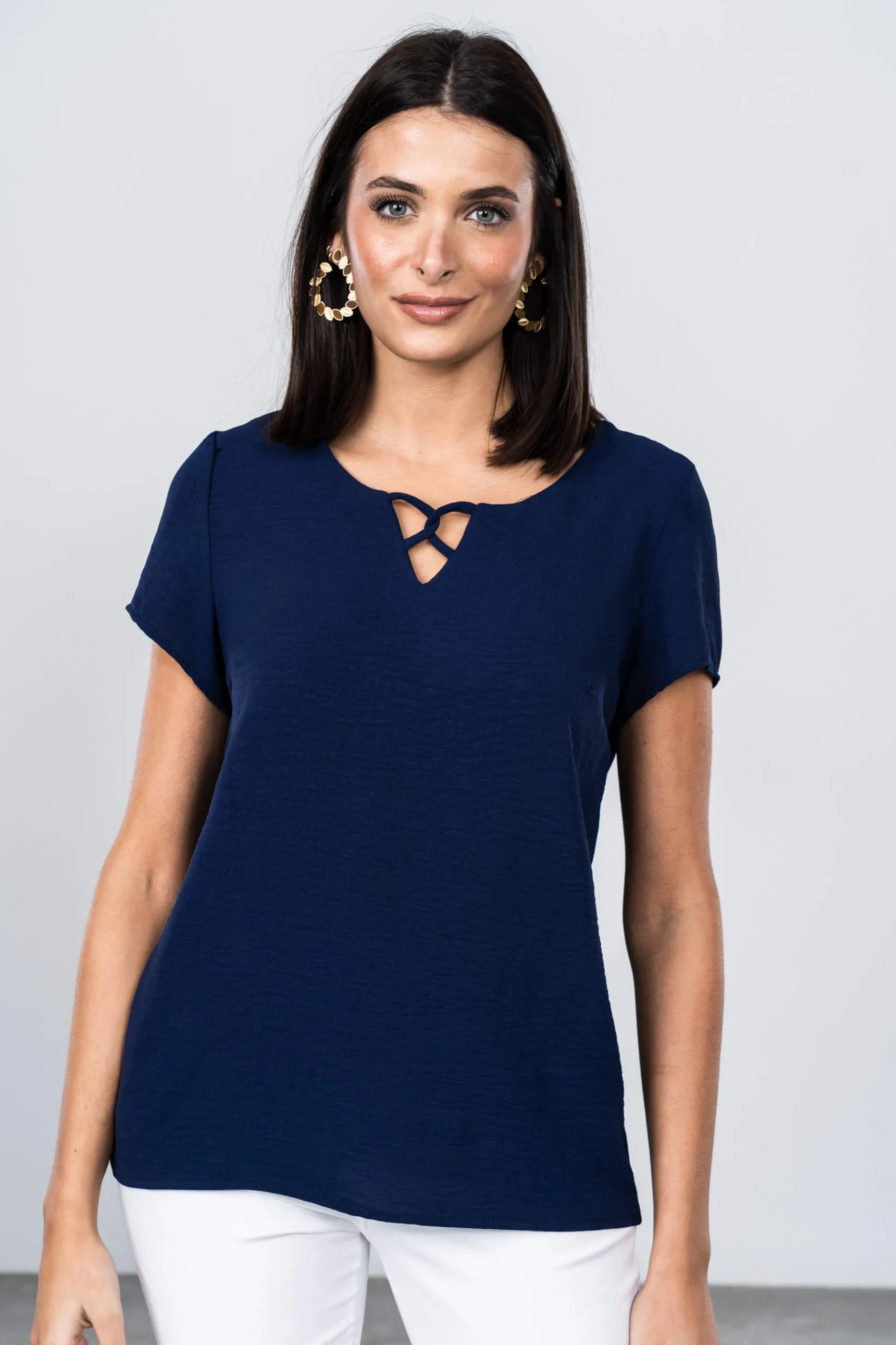 blusa_detalle_cruzado_mar_6.webp Precchio Blusas Y Camisas<BLUSA DETALLE CRUZADO MARINO