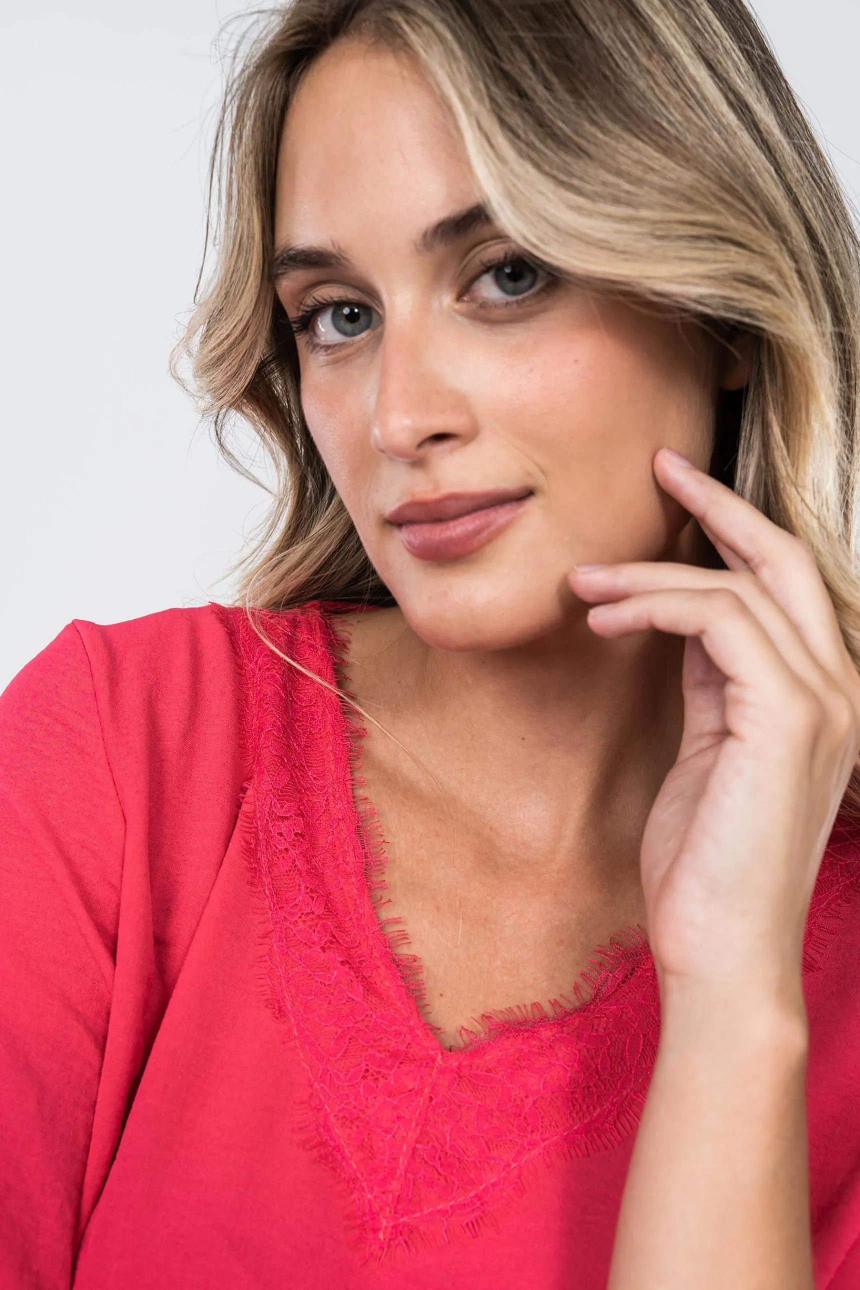 Precchio Blusas Y Camisas<BLUSA ENCAJE MANGA FRANCESA FRESA