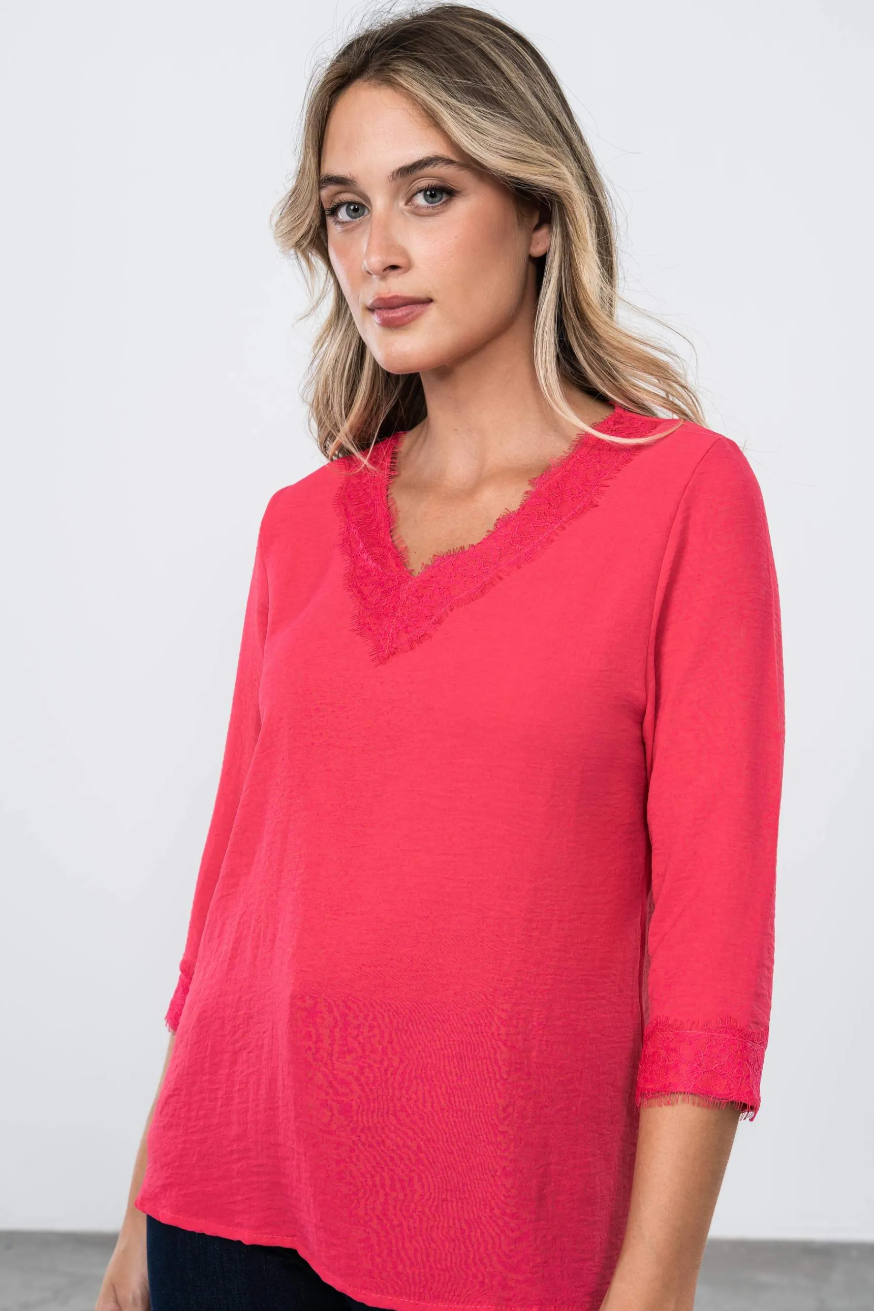 blusa_encaje_manga_france_4-2.webp Precchio Blusas Y Camisas<BLUSA ENCAJE MANGA FRANCESA FRESA