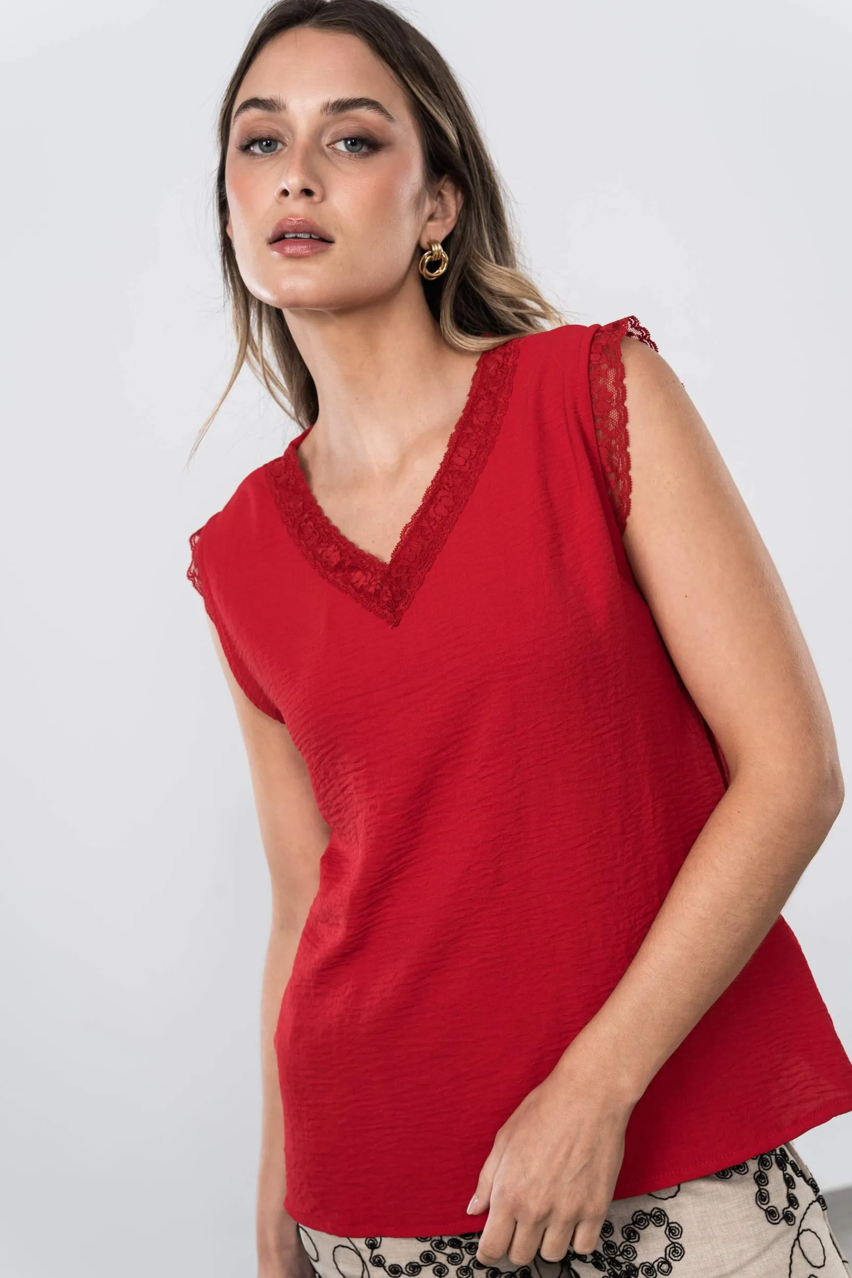 Precchio Blusas Y Camisas<BLUSA ENCAJE MANGA SISA ROJO