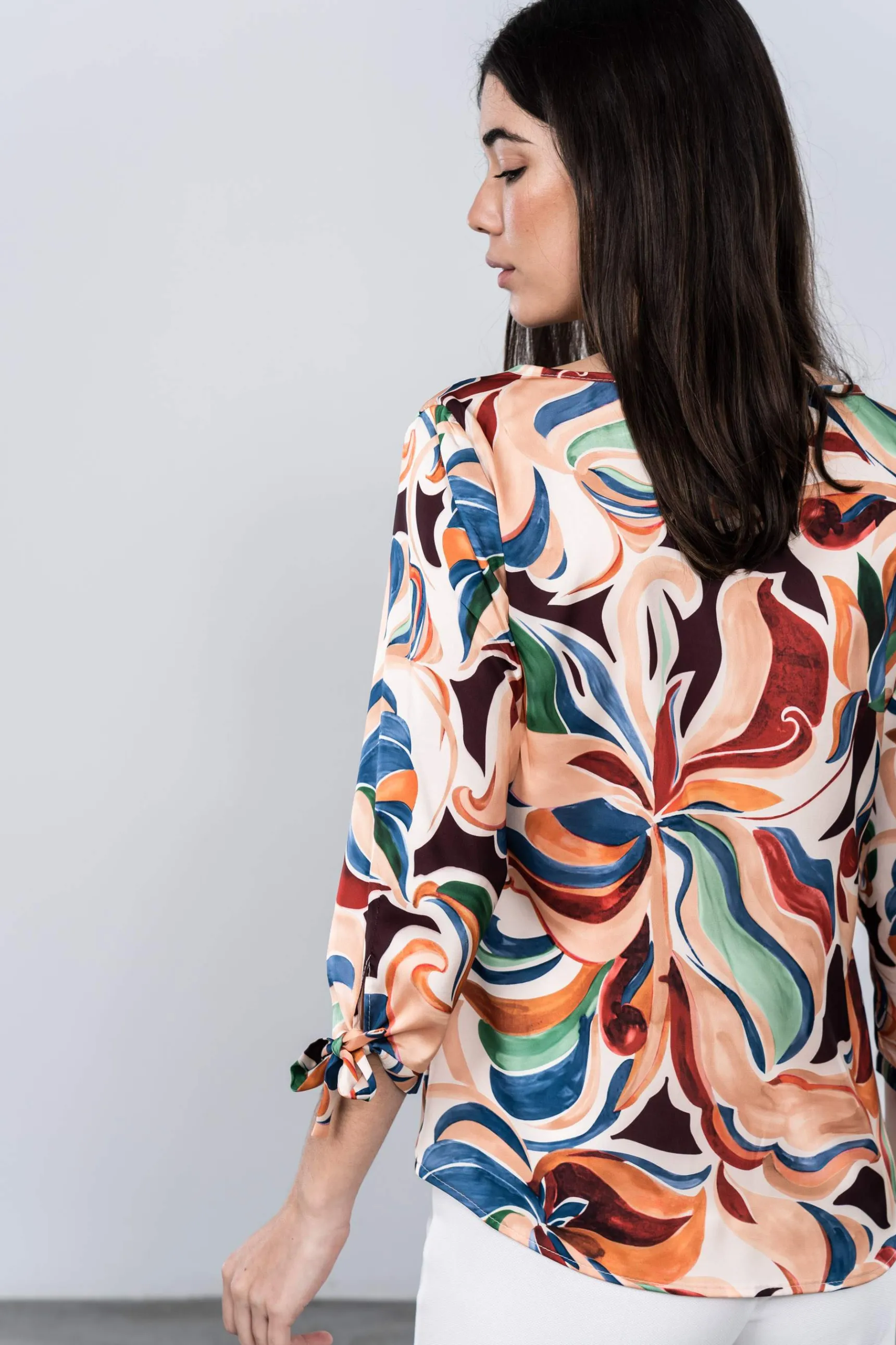 blusa_flor_acuarela_3.webp Precchio Blusas Y Camisas<BLUSA FLOR ACUARELA