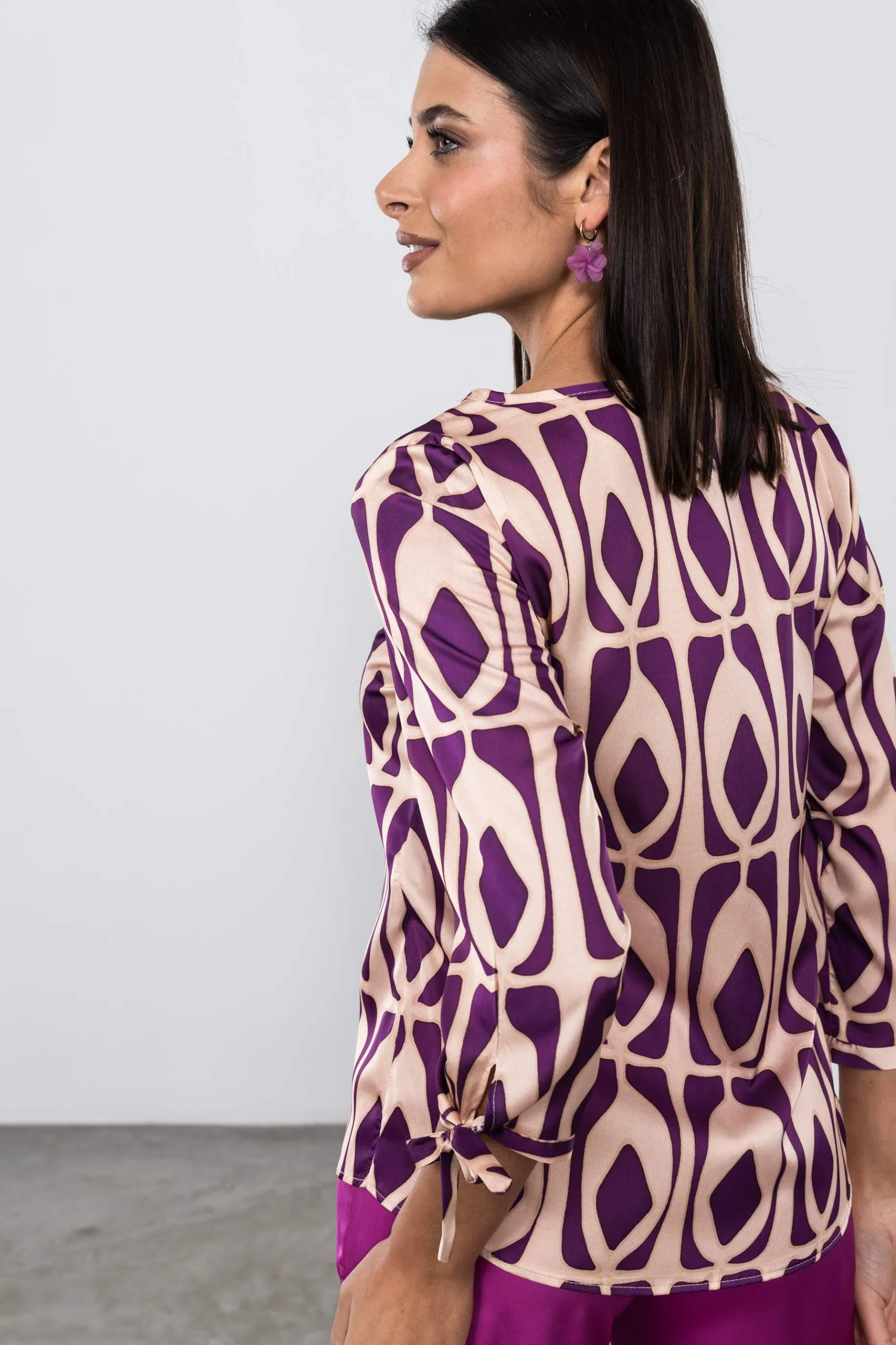 blusa_satinada_geomtricos_7.webp Precchio Blusas Y Camisas<BLUSA SATINADA GEOMÉTRICOS