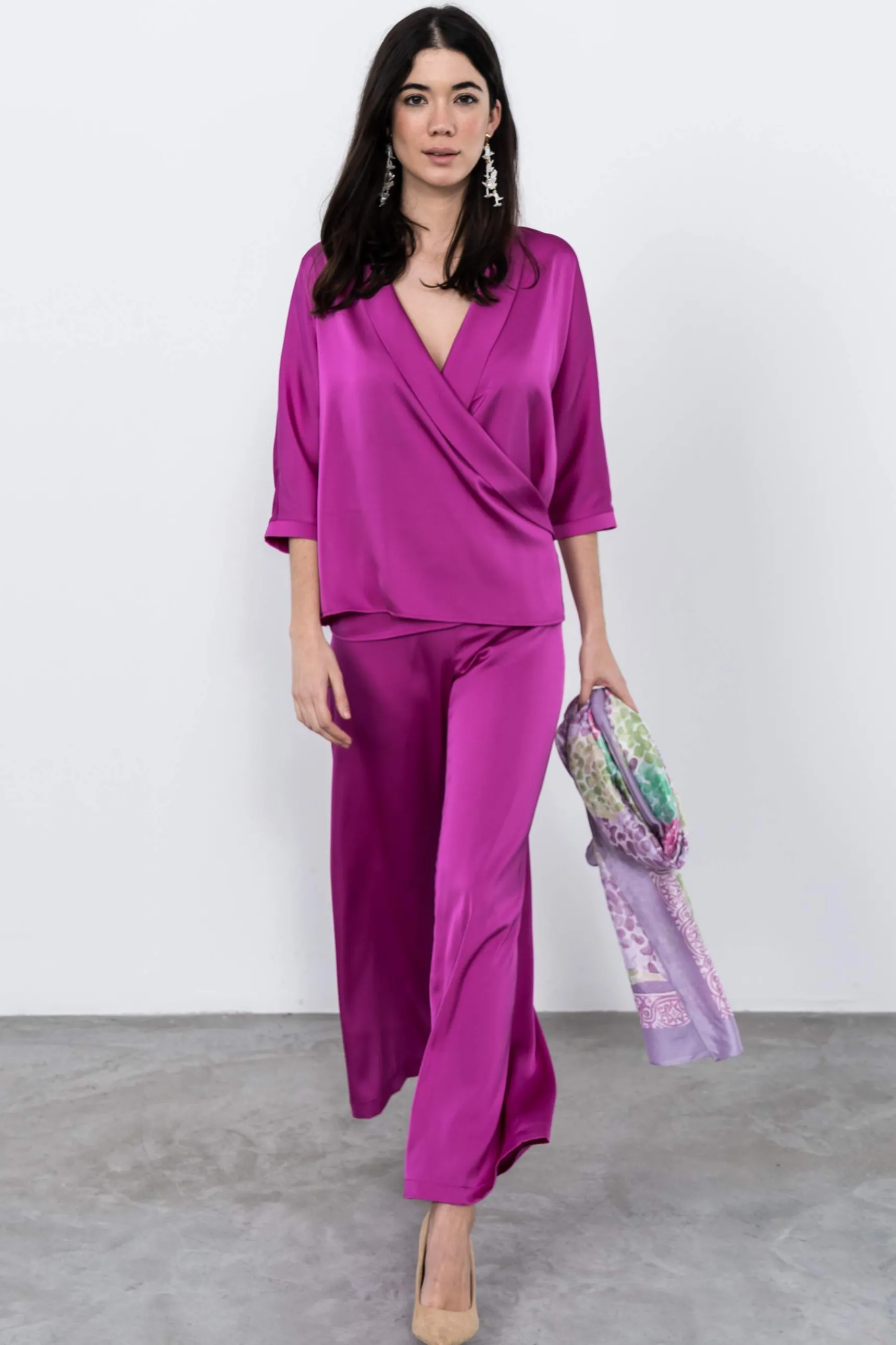 blusa_satinada_smoking_bu_8.webp Precchio Blusas Y Camisas<BLUSA SATINADA SMOKING BUGANVILLA