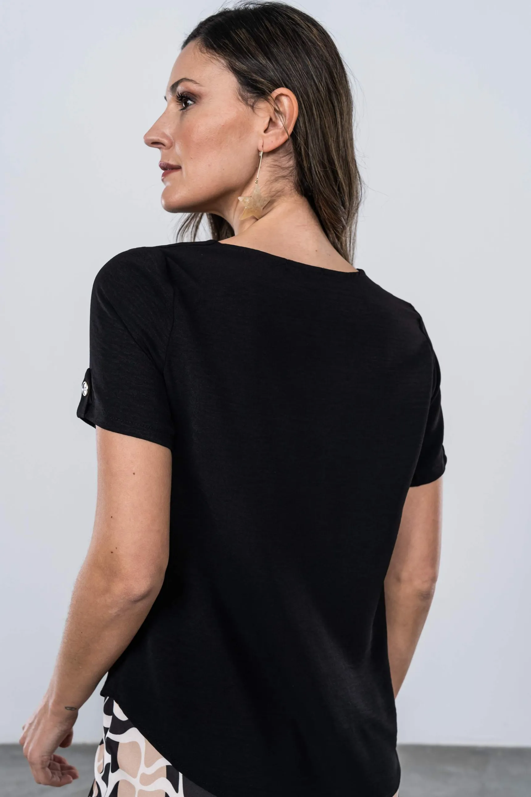 blusa_trabilla_manga_cort_5.webp Precchio Blusas Y Camisas<BLUSA TRABILLA MANGA CORTA NEGRO
