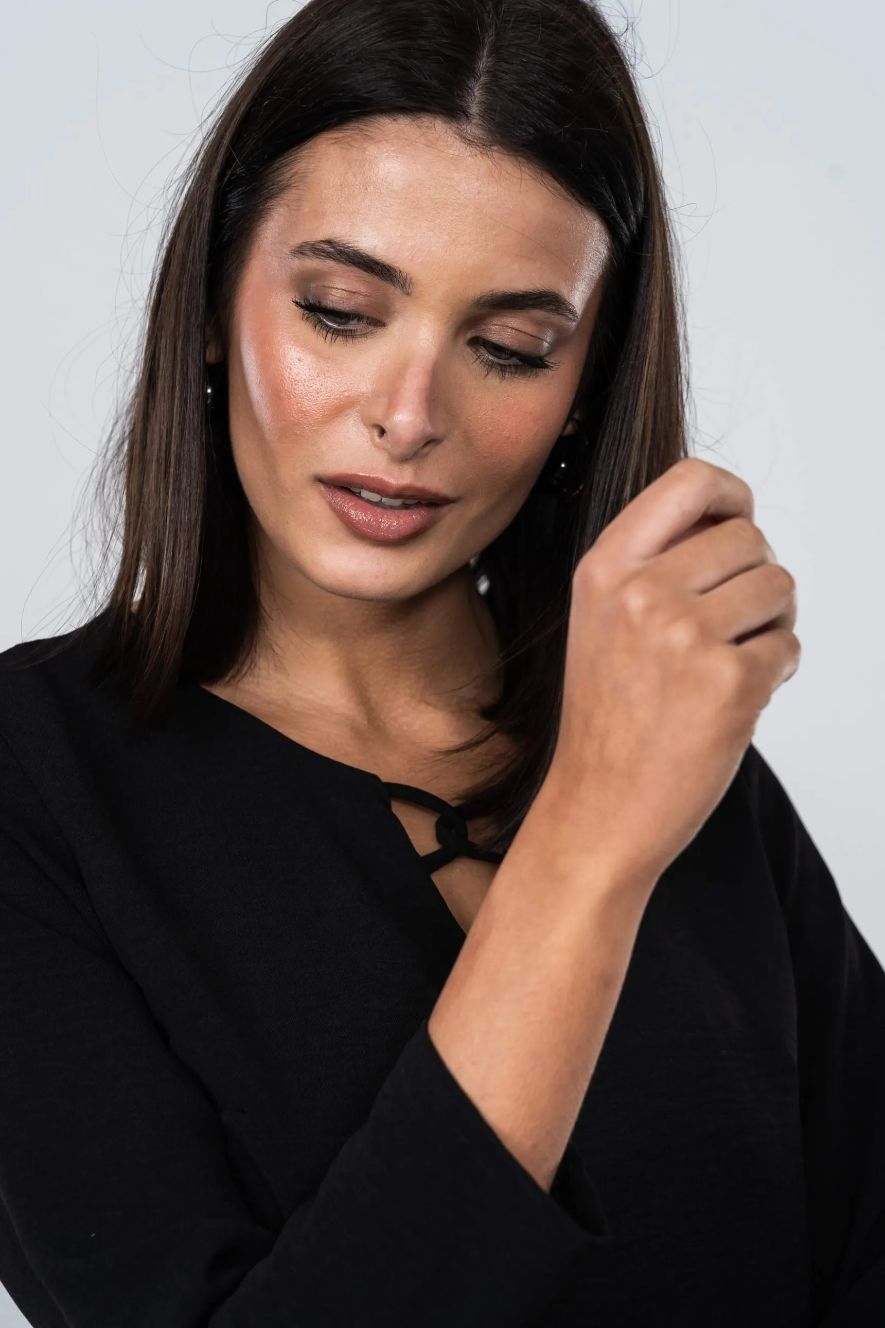 blusn_detalle_negro_2.webp Precchio Blusas Y Camisas<BLUSÓN DETALLE NEGRO