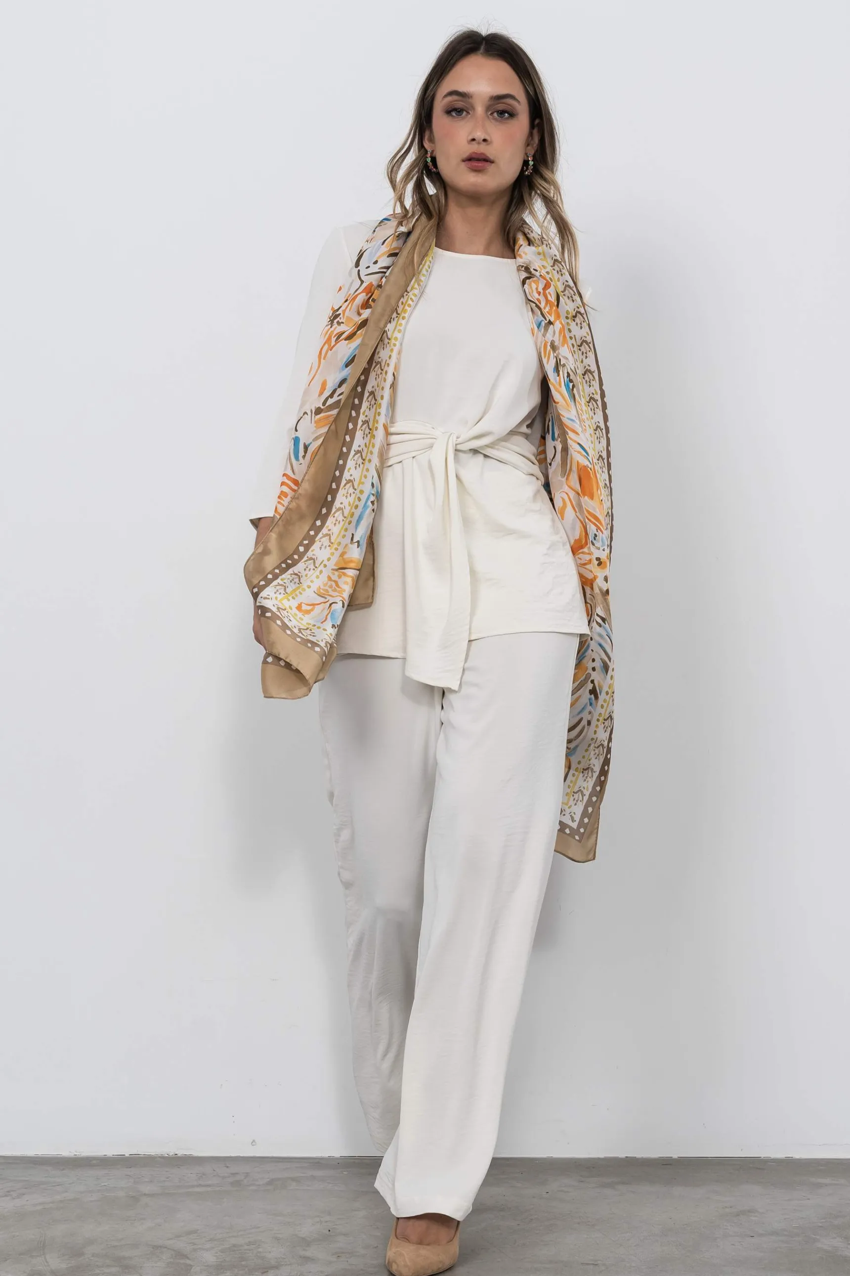 blusn_recogido_lateral_ma_3.webp Precchio Blusas Y Camisas<BLUSÓN RECOGIDO LATERAL MARFIL