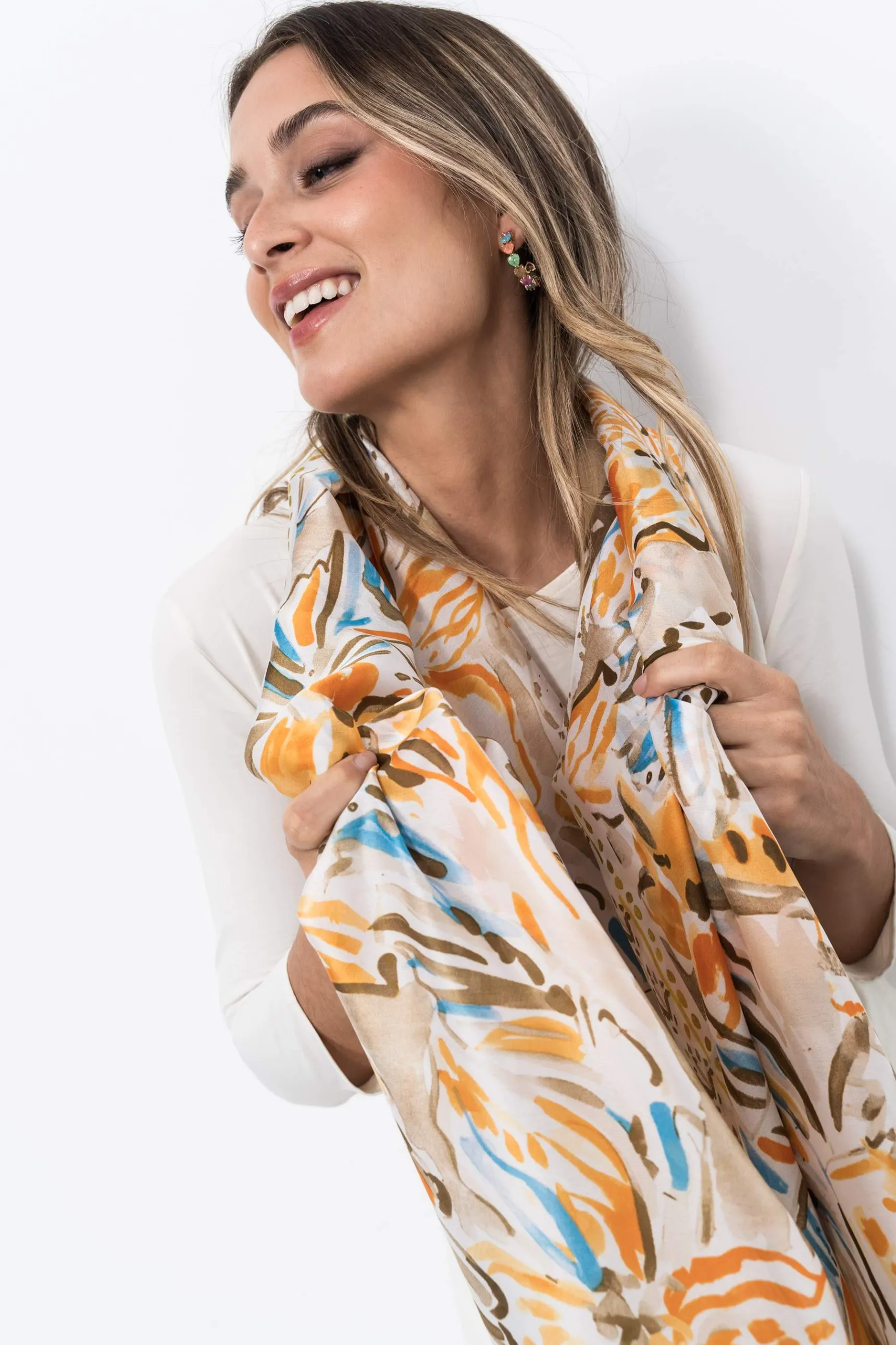 blusn_recogido_lateral_ma_7.webp Precchio Blusas Y Camisas<BLUSÓN RECOGIDO LATERAL MARFIL