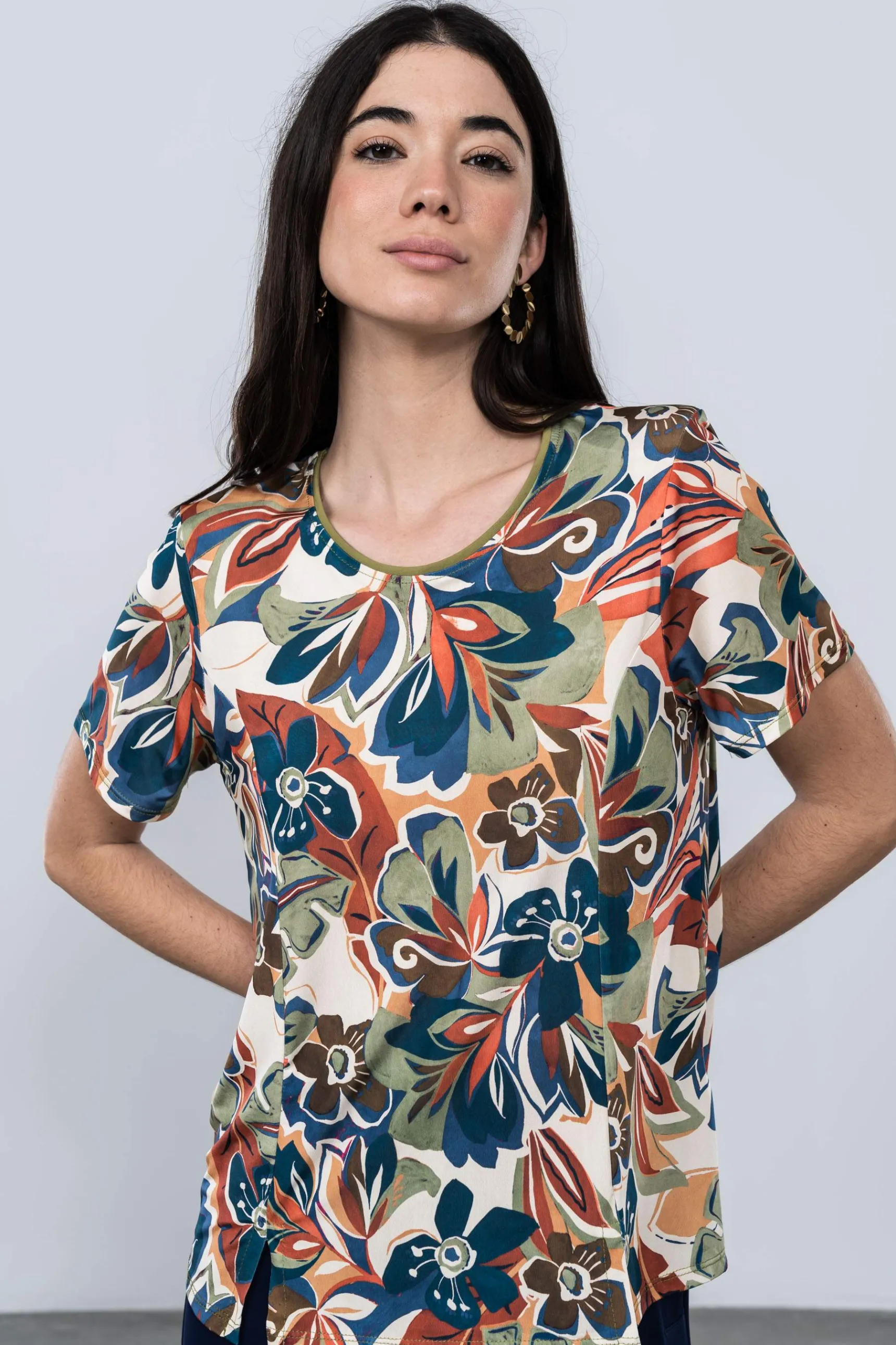 Precchio Camisetas<CAMISETA FLORAL ABERTURAS