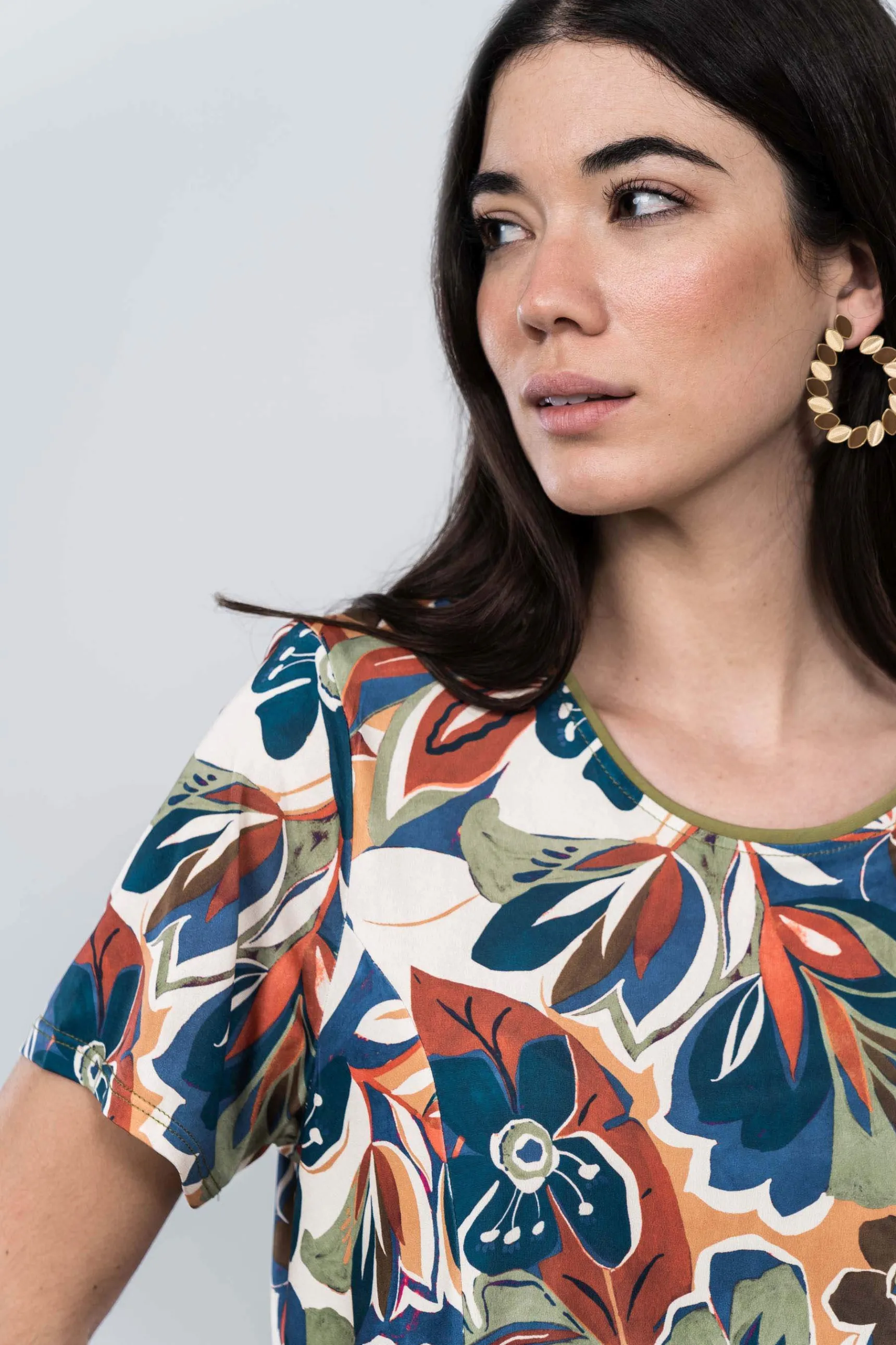 Precchio Camisetas<CAMISETA FLORAL ABERTURAS