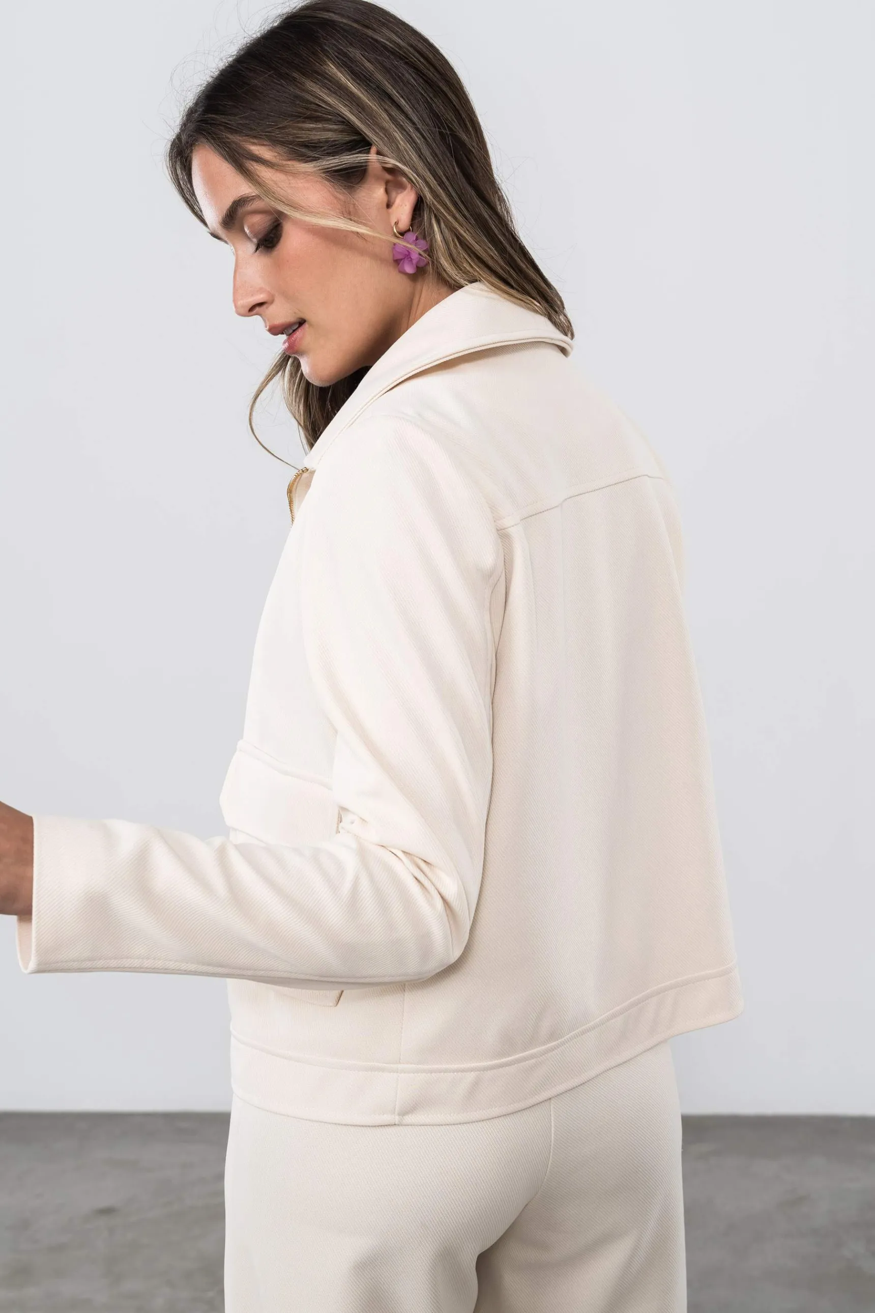 chaqueta_bolsillos_cremal_7.webp Precchio Chaquetas<CHAQUETA BOLSILLOS CREMALLERA CRUDO