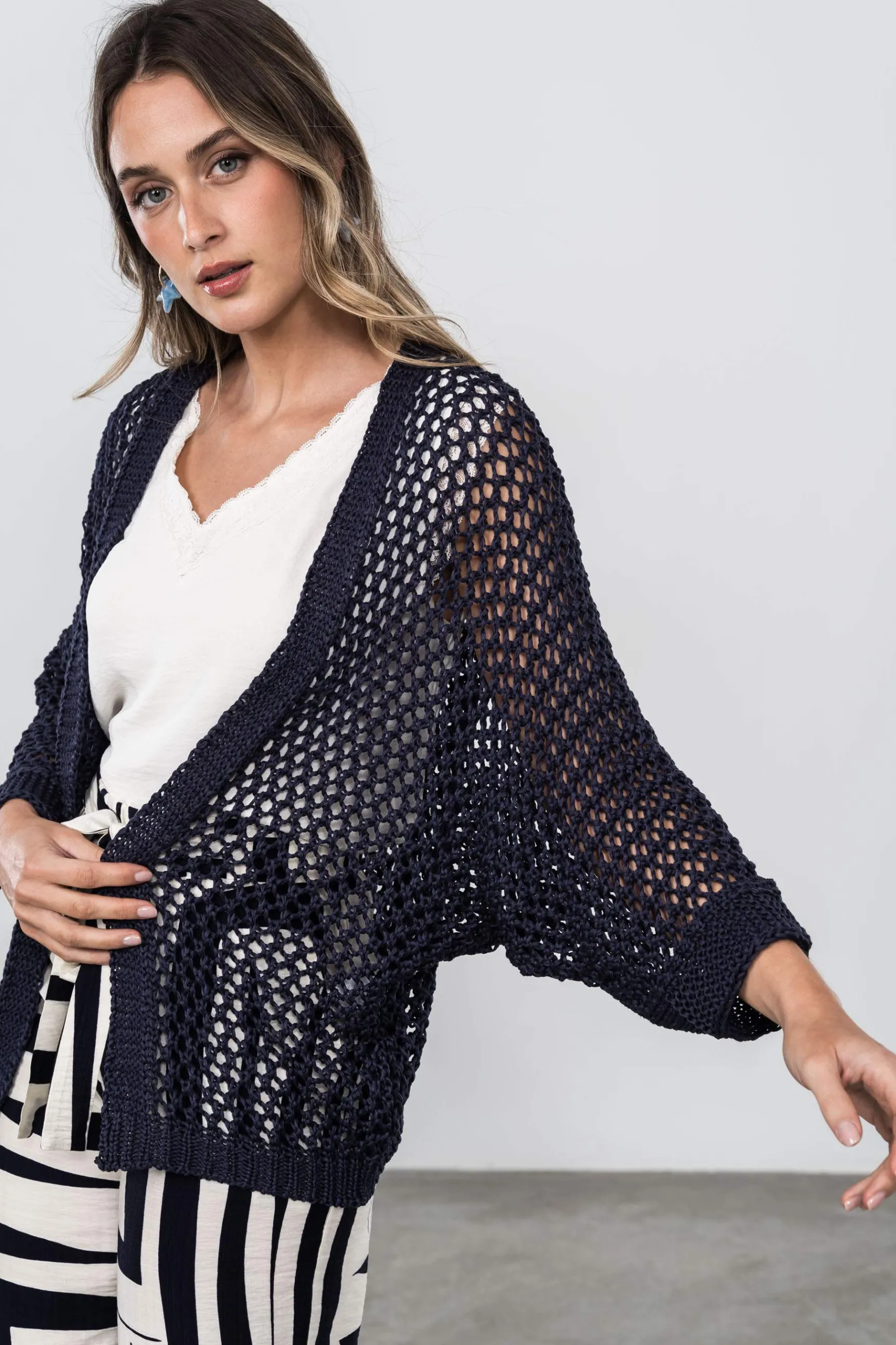 chaqueta_calada_marino_2.webp Precchio Jerseys Y Cardigans<CHAQUETA CALADA MARINO
