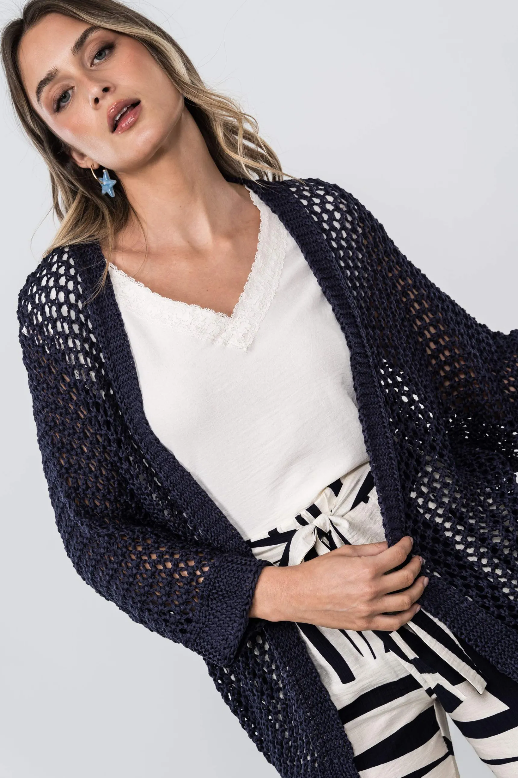 chaqueta_calada_marino_4.webp Precchio Jerseys Y Cardigans<CHAQUETA CALADA MARINO