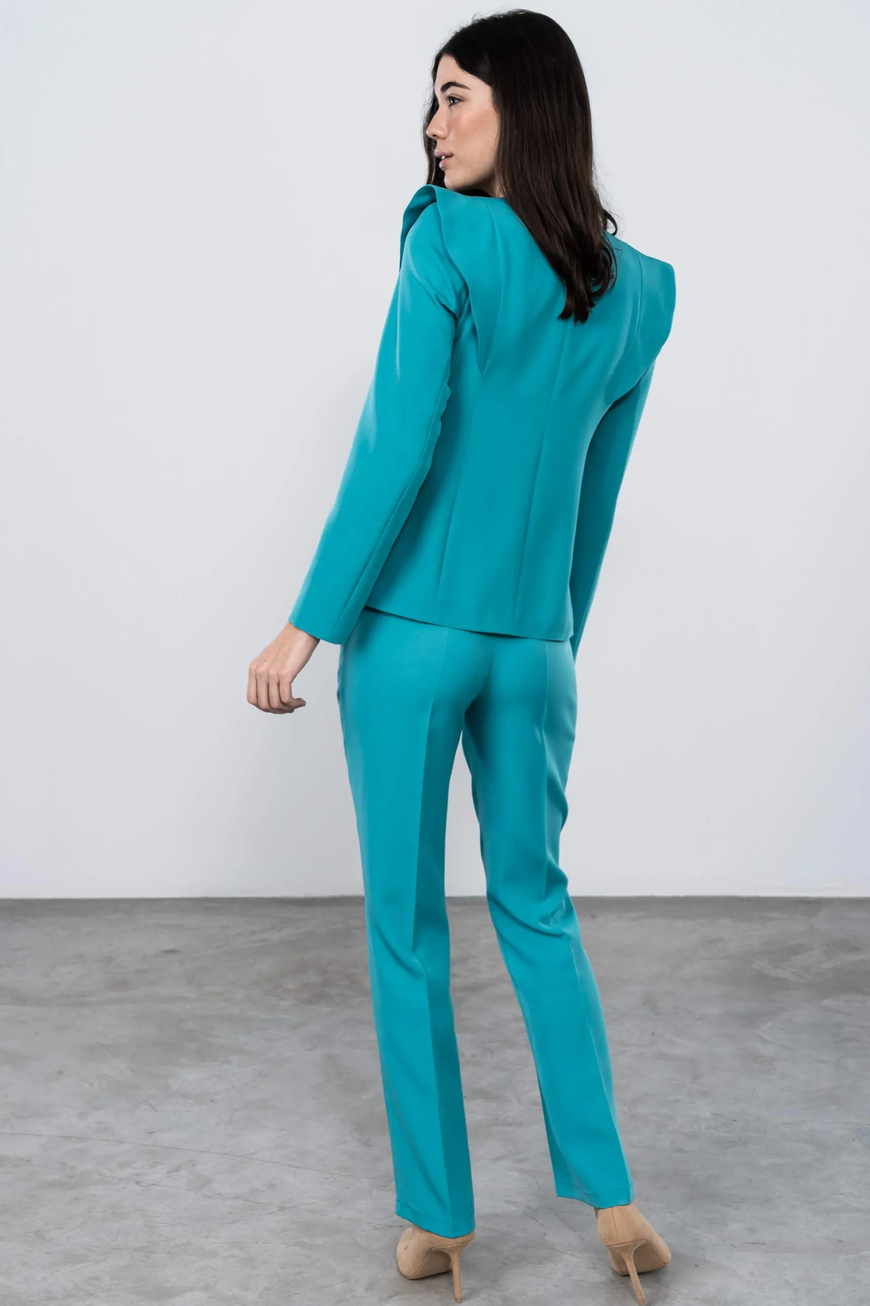 chaqueta_diseo_botn_oro_t_5.webp Precchio Chaquetas<CHAQUETA DISEÑO BOTÓN ORO TURQUESA