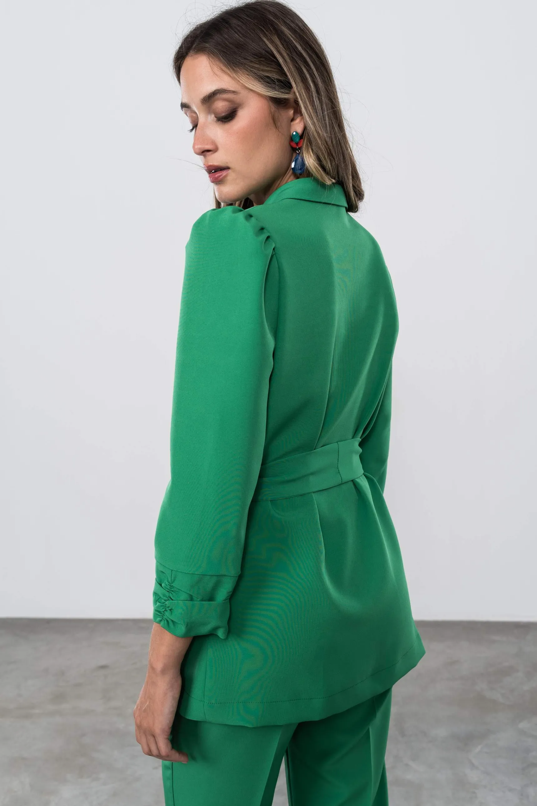 chaqueta_puo_frunces_verd_7.webp Precchio Chaquetas<CHAQUETA PUÑO FRUNCES VERDE