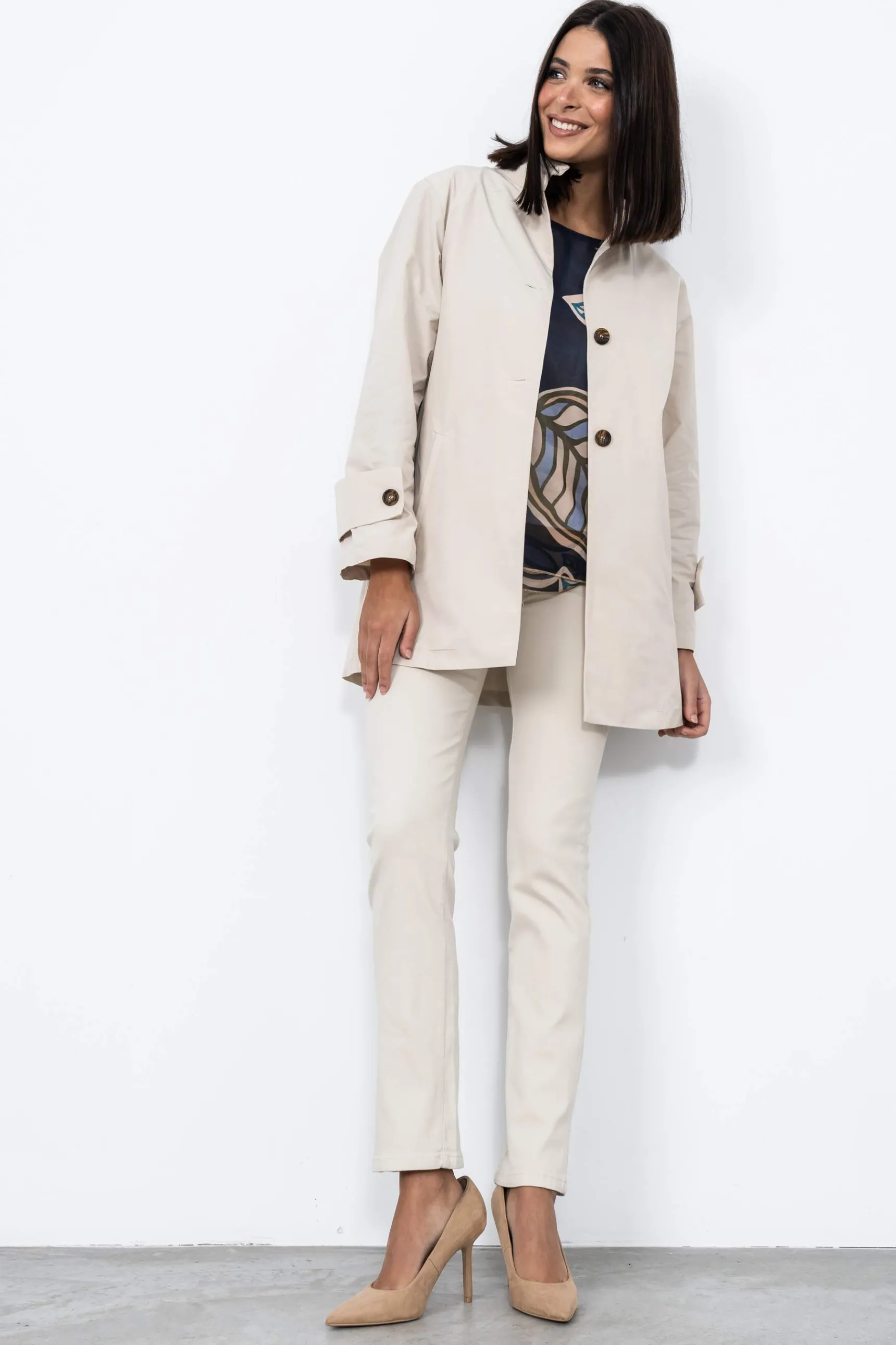 Precchio Chaquetas<CORTAVIENTO BOTONES BEIGE