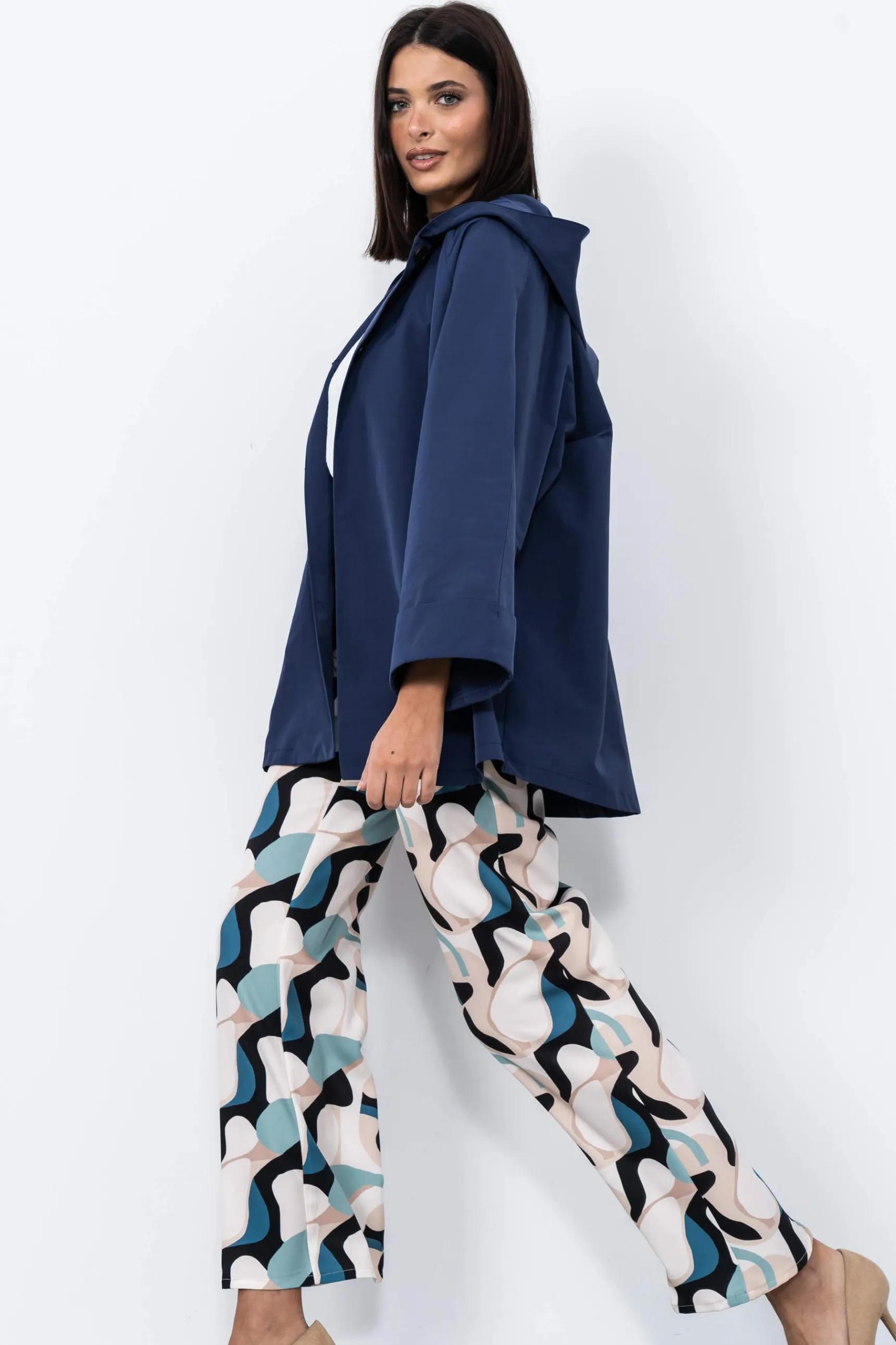 cortaviento_capucha_marin_7.webp Precchio Chaquetas<CORTAVIENTO CAPUCHA MARINO