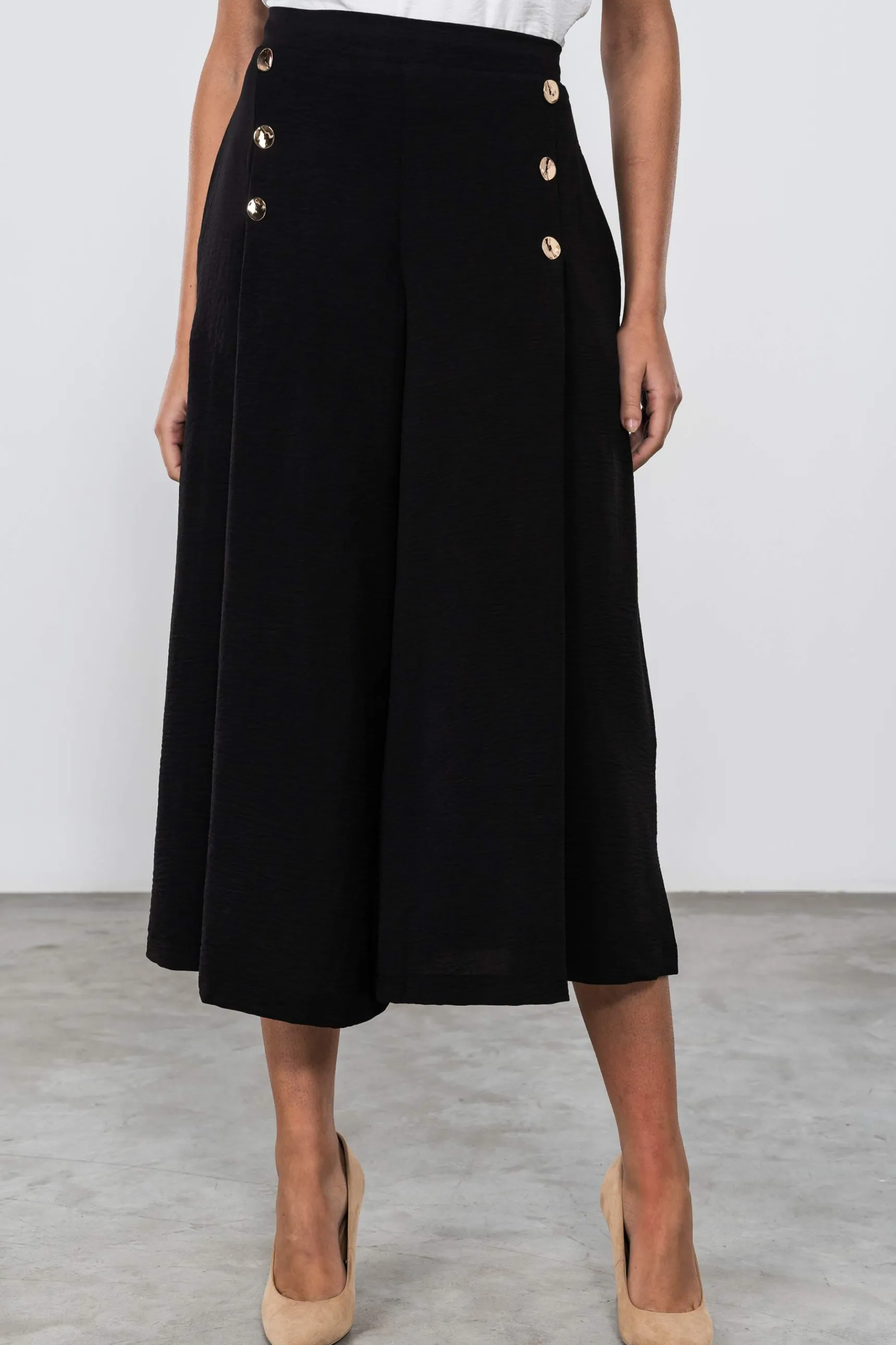 faldapantaln_botones_negr_6.webp Precchio Faldas<FALDA-PANTALÓN BOTONES NEGRO