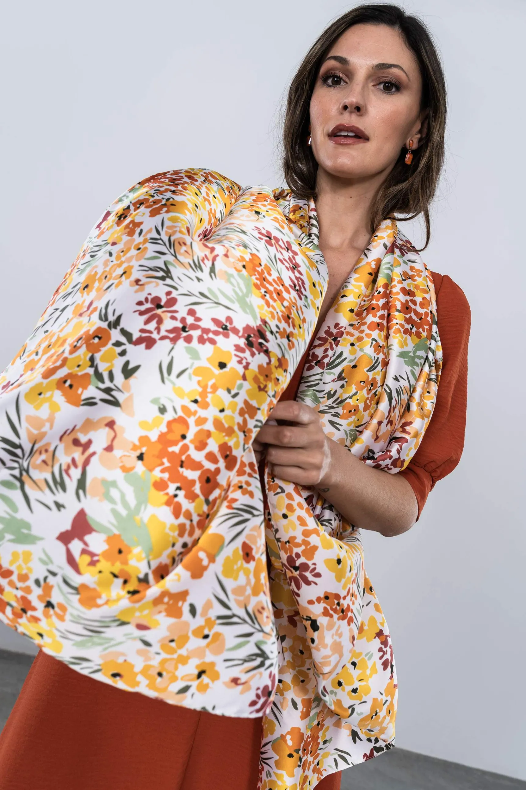 Precchio Foulards Y Estolas<FOULARD EFECTO SEDA FLORECITAS AMARILLO