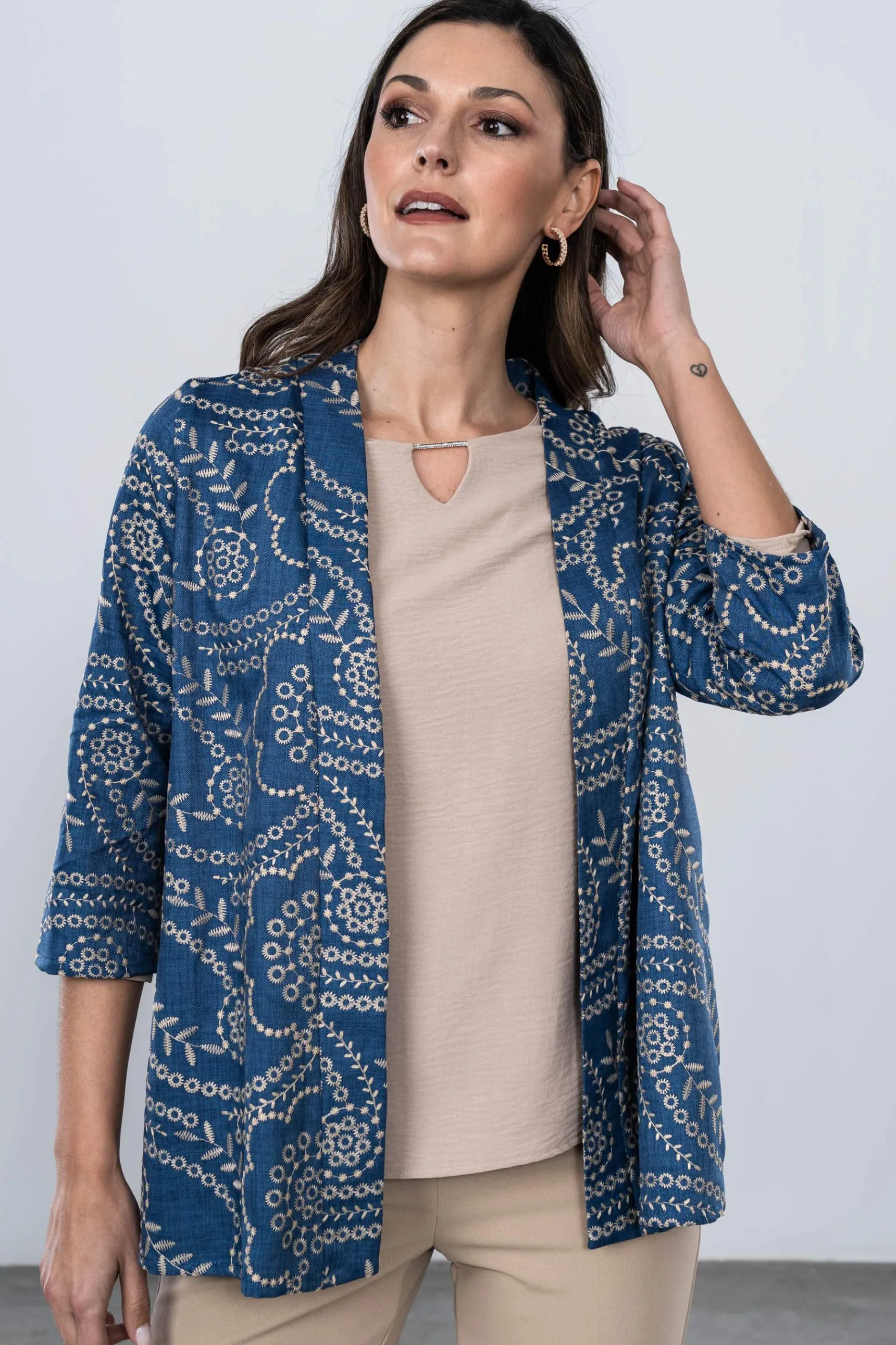 Precchio Chaquetas<KIMONO BORDADO