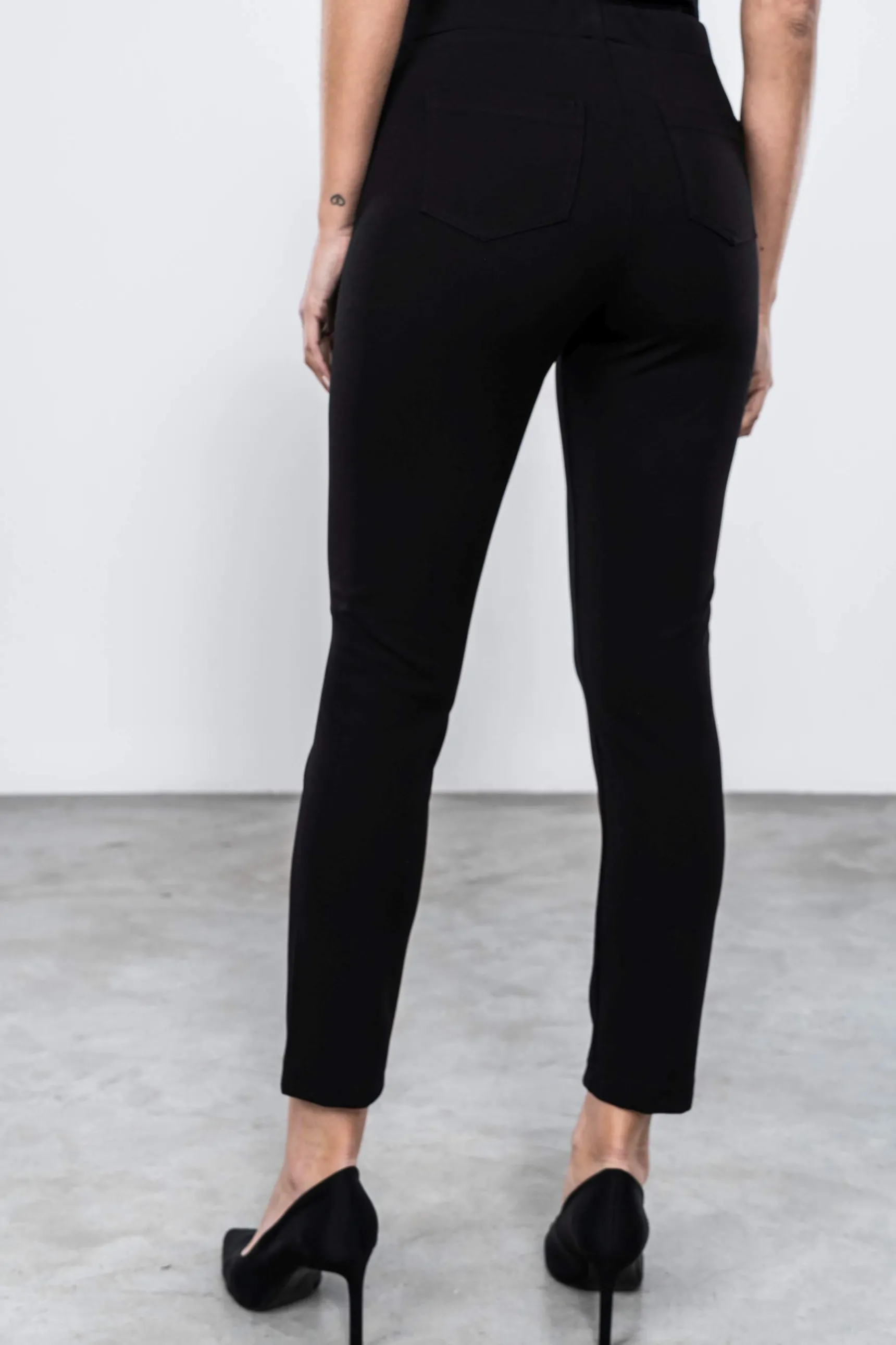 leggin__bolsillos_2.webp Precchio Pantalones<LEGGIN 5 BOLSILLOS