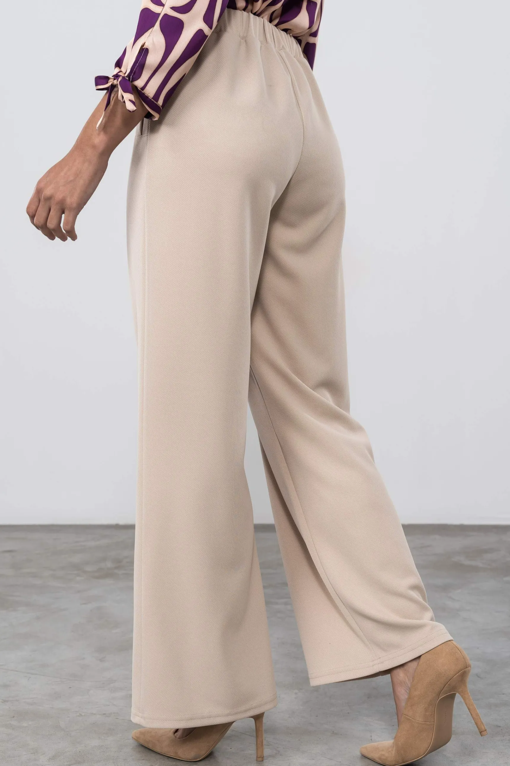 pantaln_ancho_beige_2.webp Precchio Pantalones<PANTALÓN ANCHO BEIGE