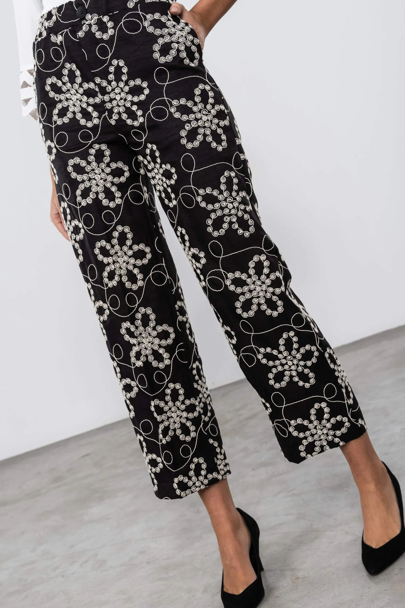 Precchio Pantalones<PANTALÓN BORDADOS NEGRO