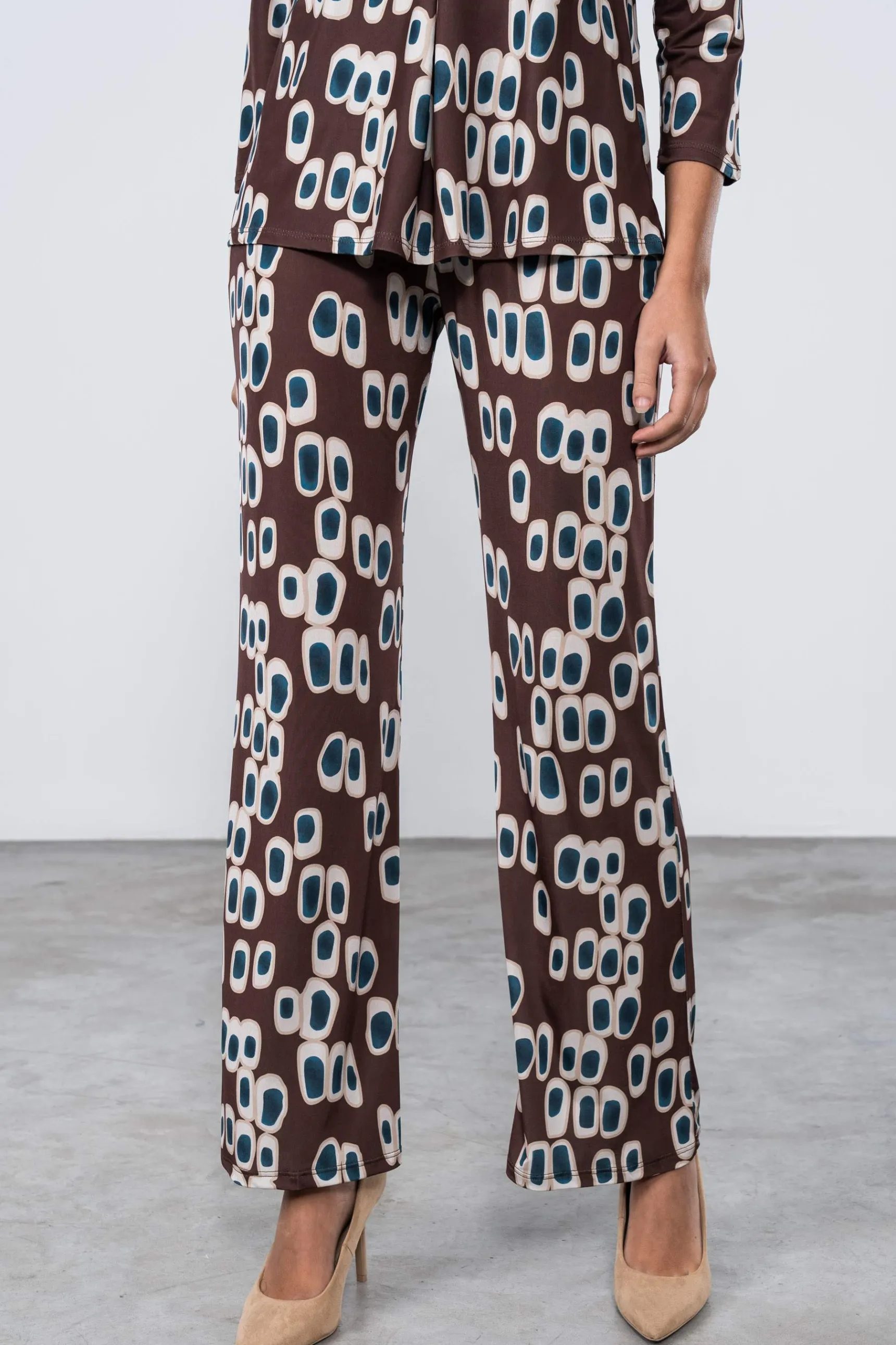 pantaln_dibujo_ovalado_ma_2.webp Precchio Pantalones<PANTALÓN DIBUJO OVALADO MARRÓN