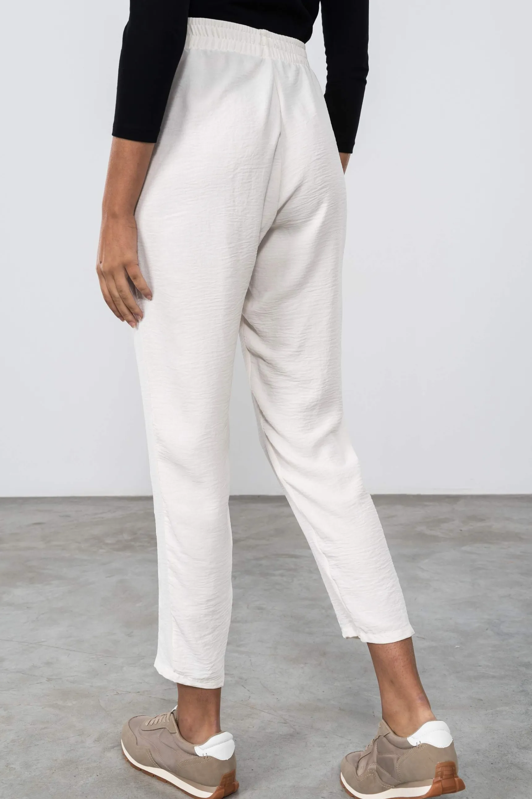 pantaln_holgado_cordn_2.webp Precchio Pantalones<PANTALÓN HOLGADO CORDÓN