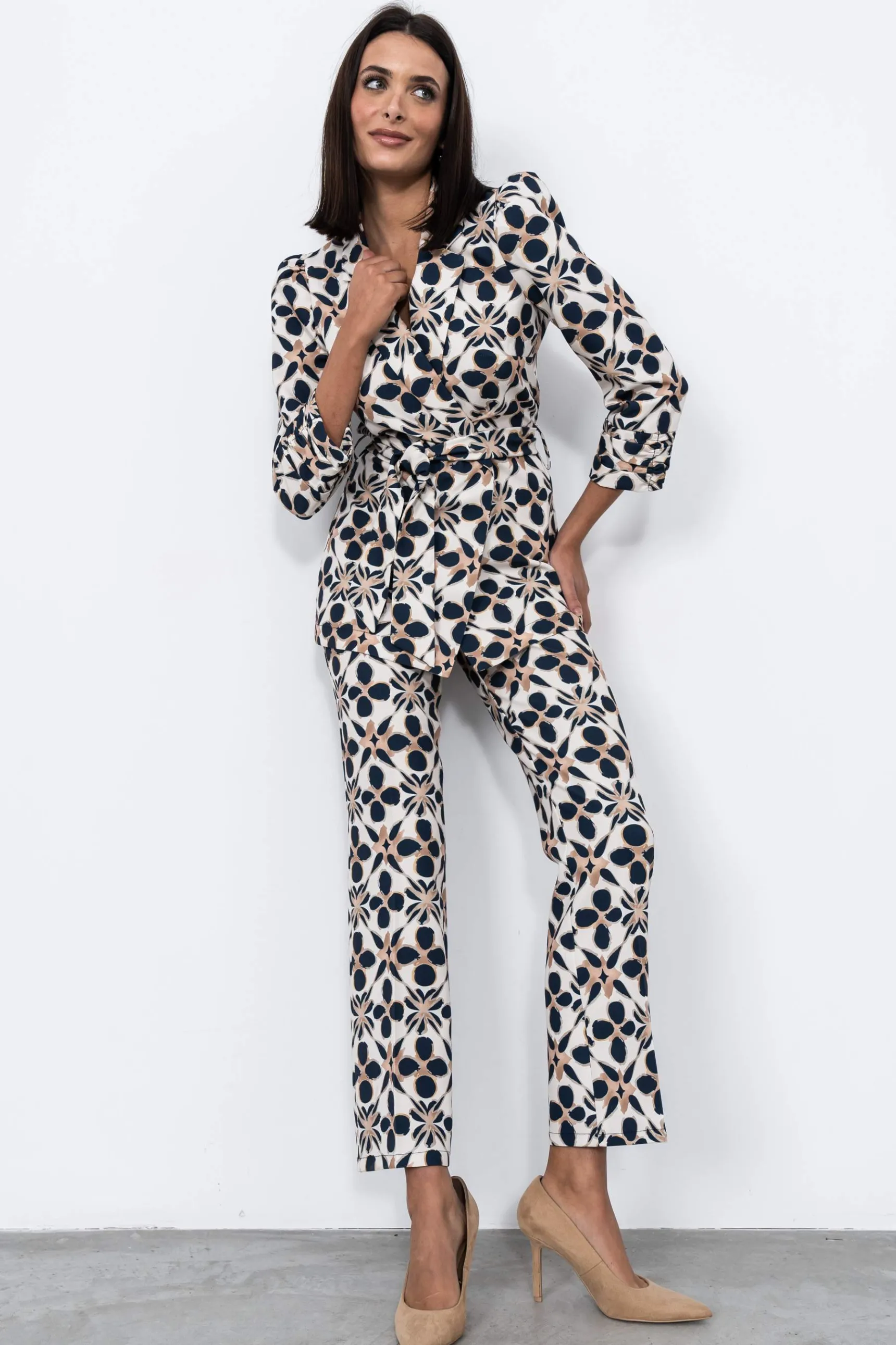 pantaln_recto_topos_flor_4.webp Precchio Pantalones<PANTALÓN RECTO TOPOS FLOR