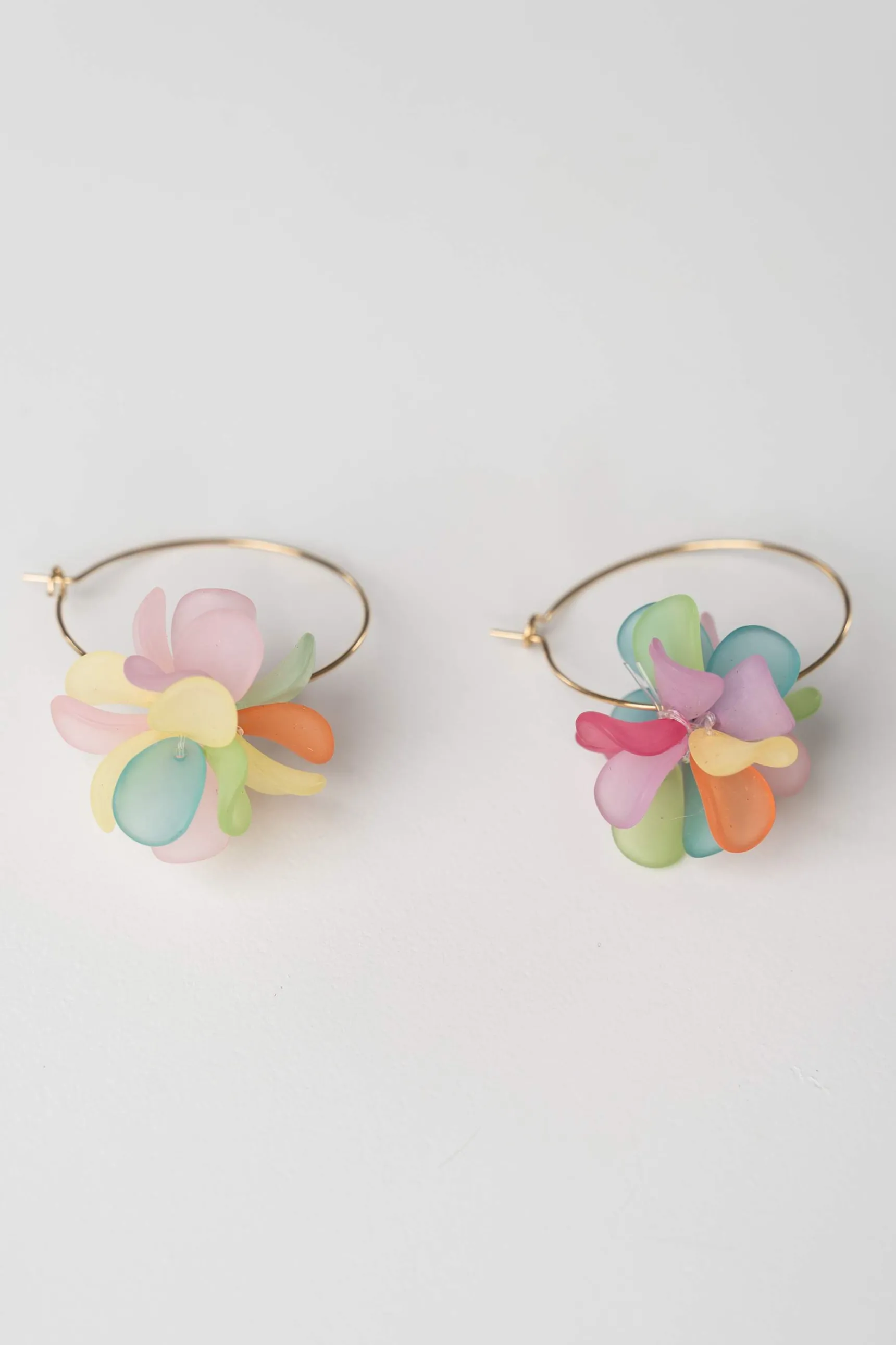 Precchio Bisuteria<PENDIENTE AROS FLOR RESINA MULTICOLOR