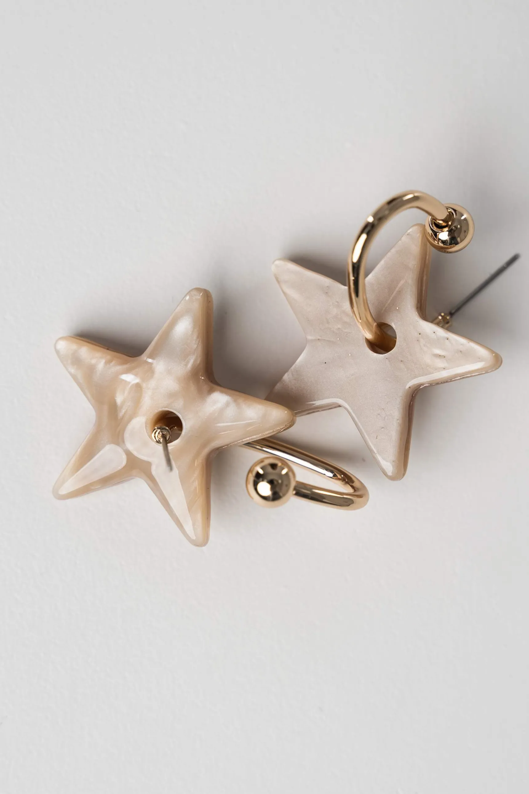 Precchio Bisuteria<PENDIENTE ESTRELLA NÁCAR BEIGE