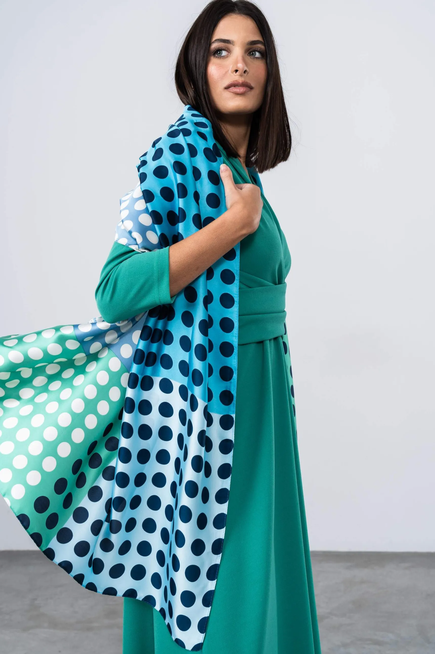vestido_detalle_cruzado_v_8.webp Precchio Vestidos<VESTIDO DETALLE CRUZADO VERDE